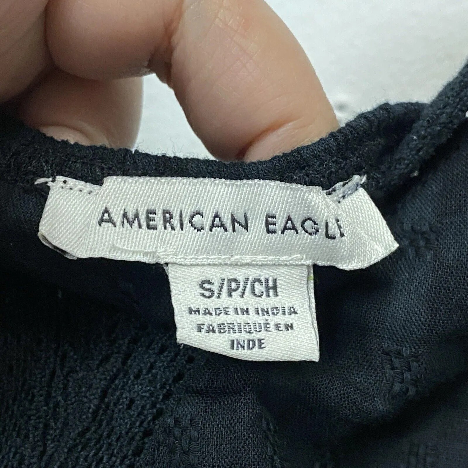 Listing Image Blurred Background
