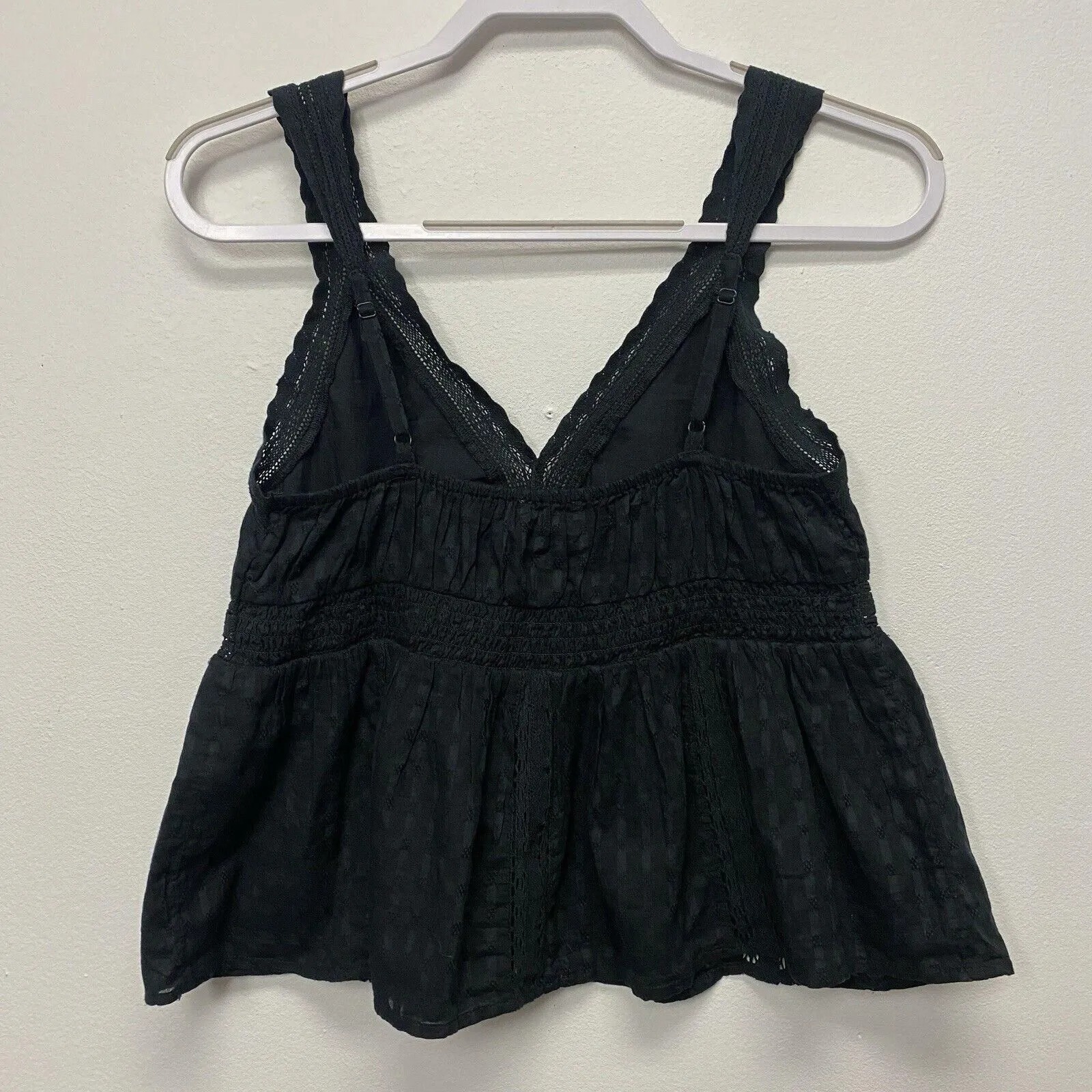 Listing Image Blurred Background