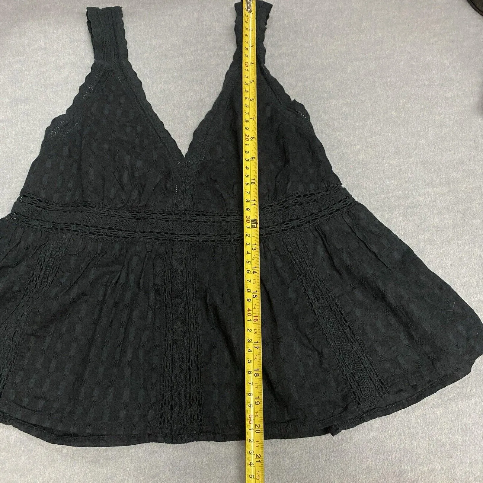 Listing Image Blurred Background