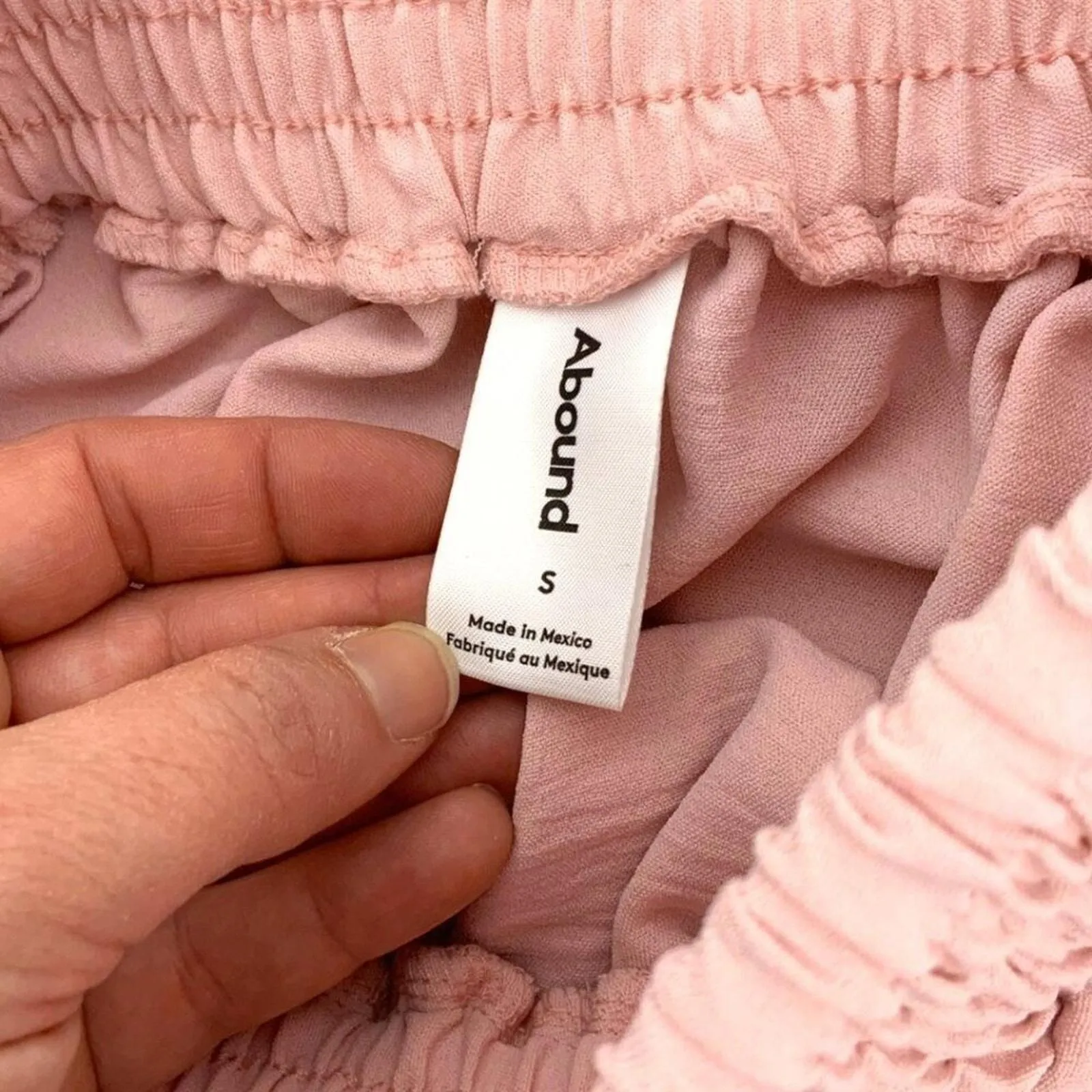 Listing Image Blurred Background