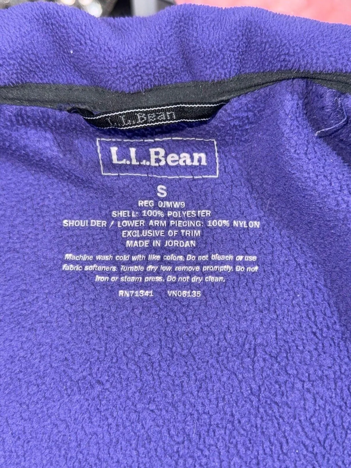 Listing Image Blurred Background