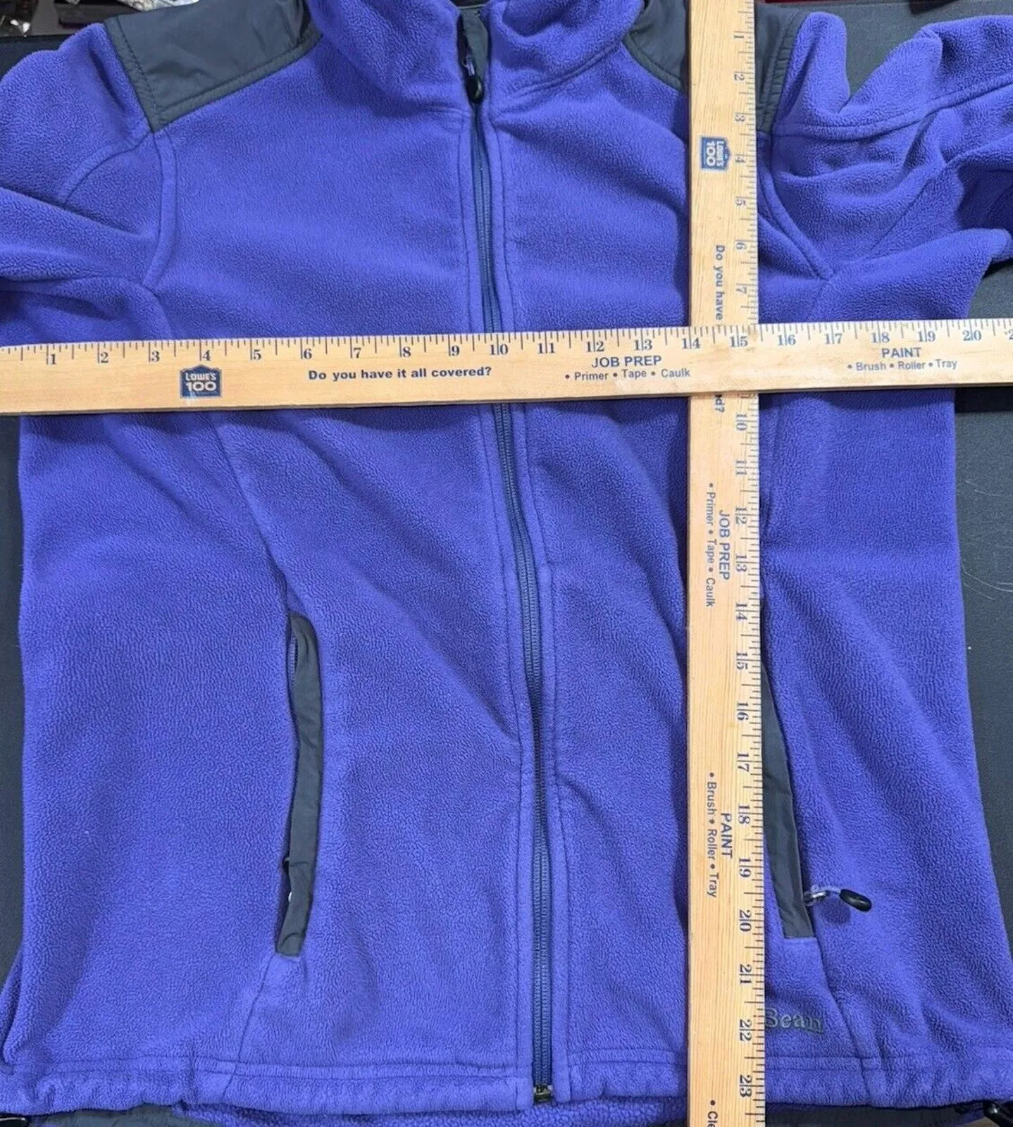 Listing Image Blurred Background