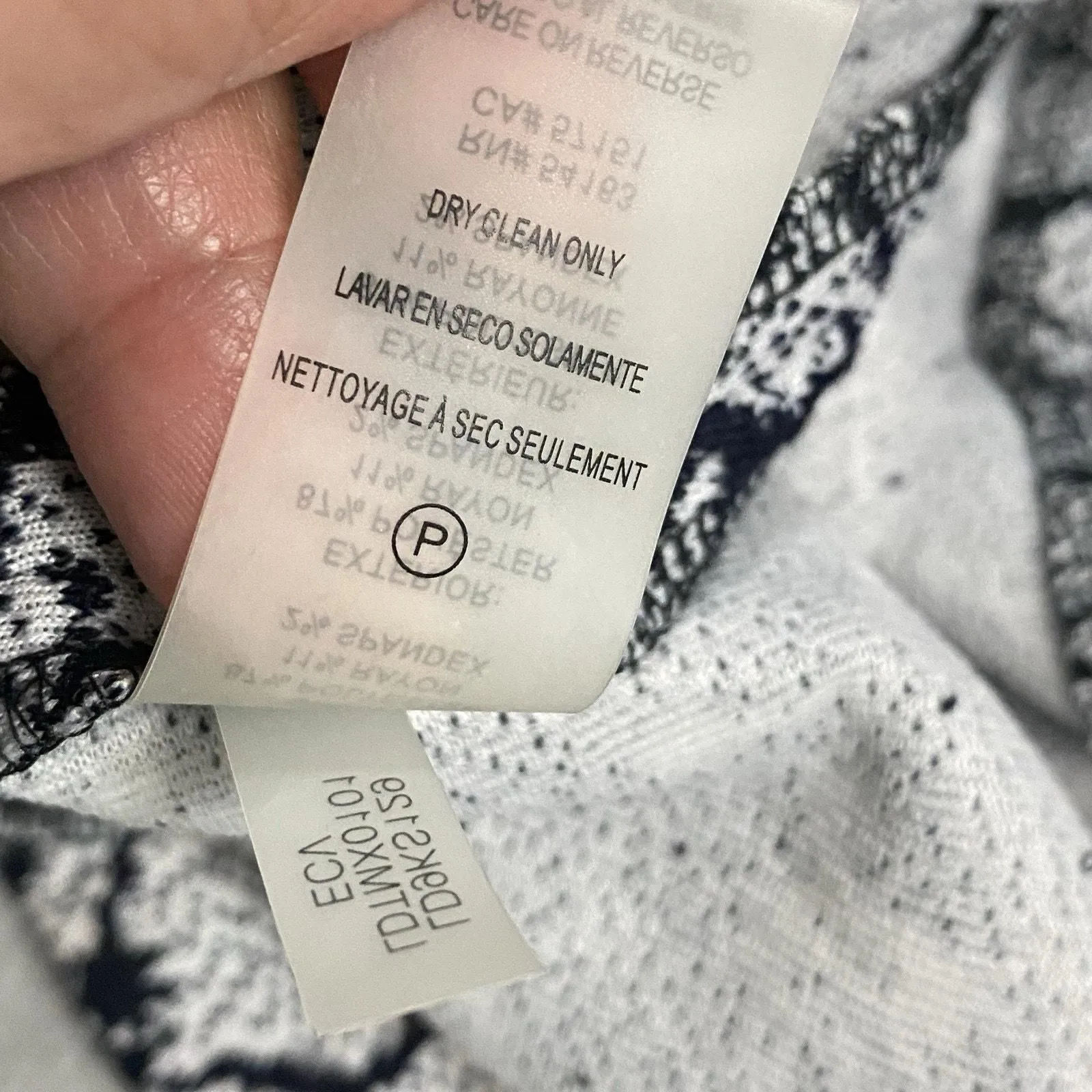 Listing Image Blurred Background