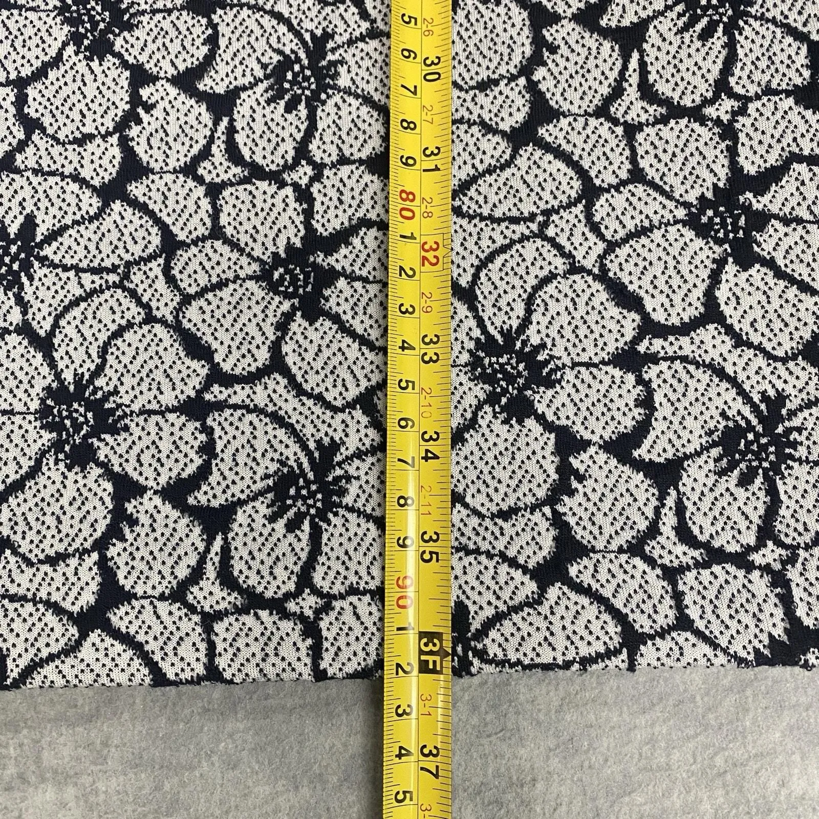 Listing Image Blurred Background