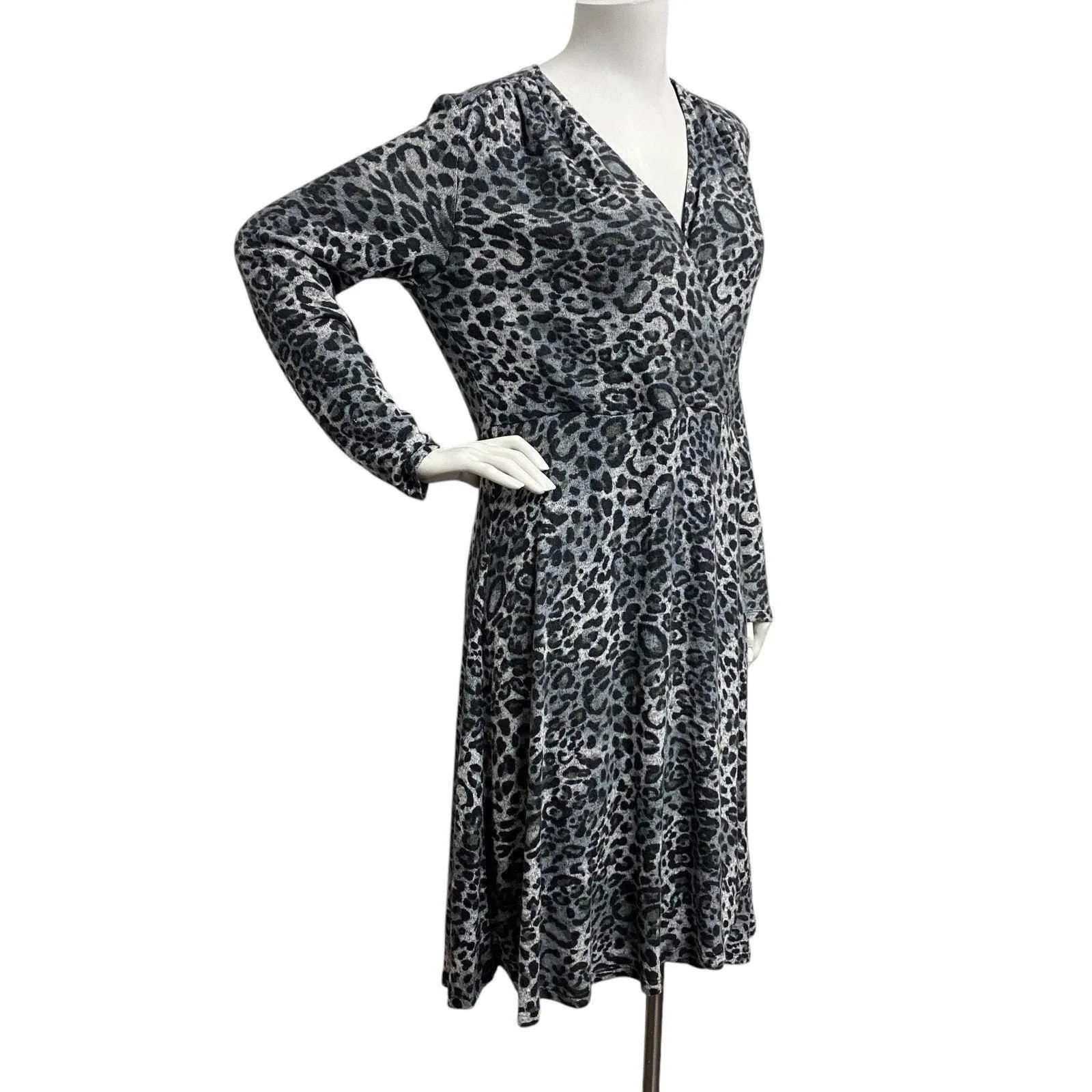 Listing Image Blurred Background