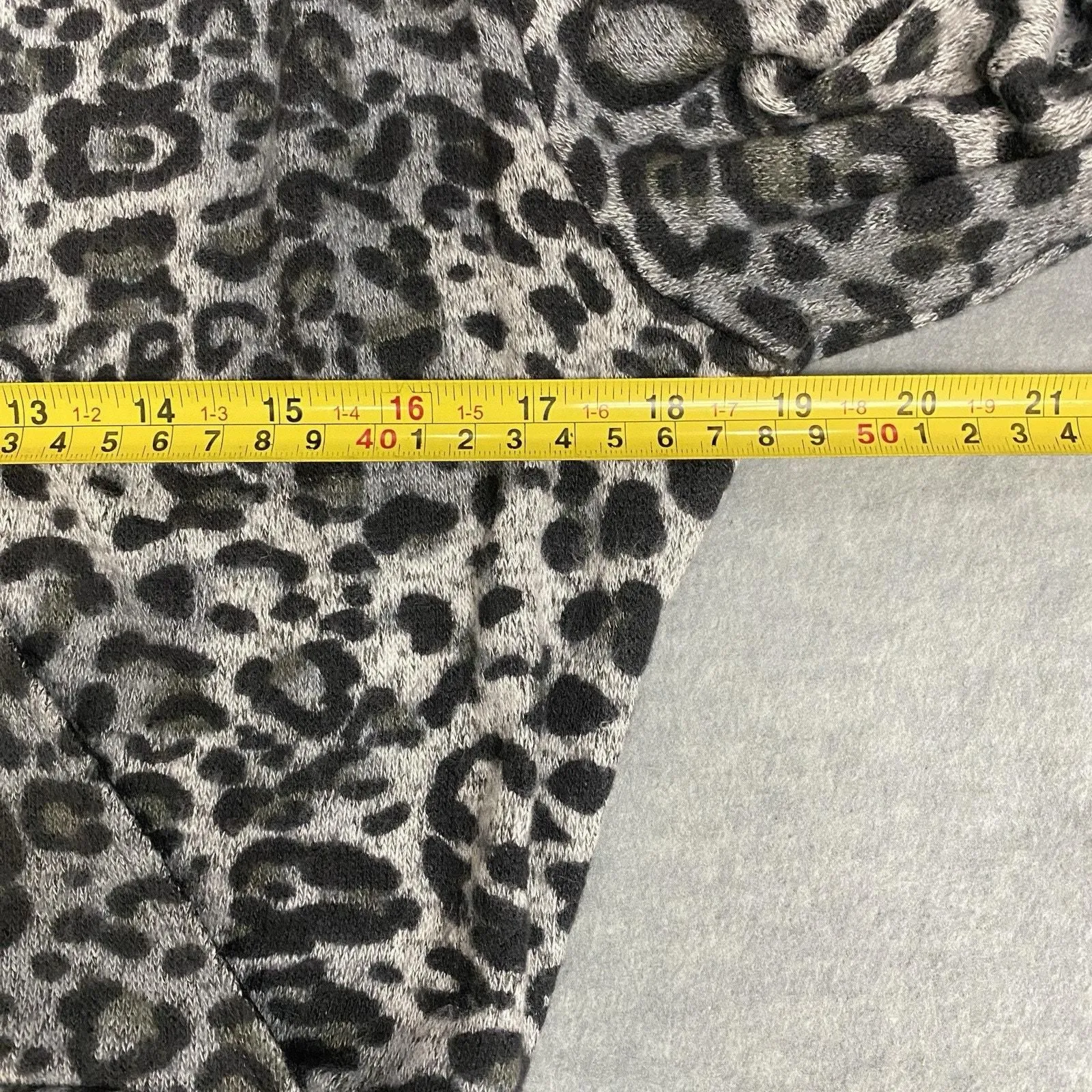 Listing Image Blurred Background