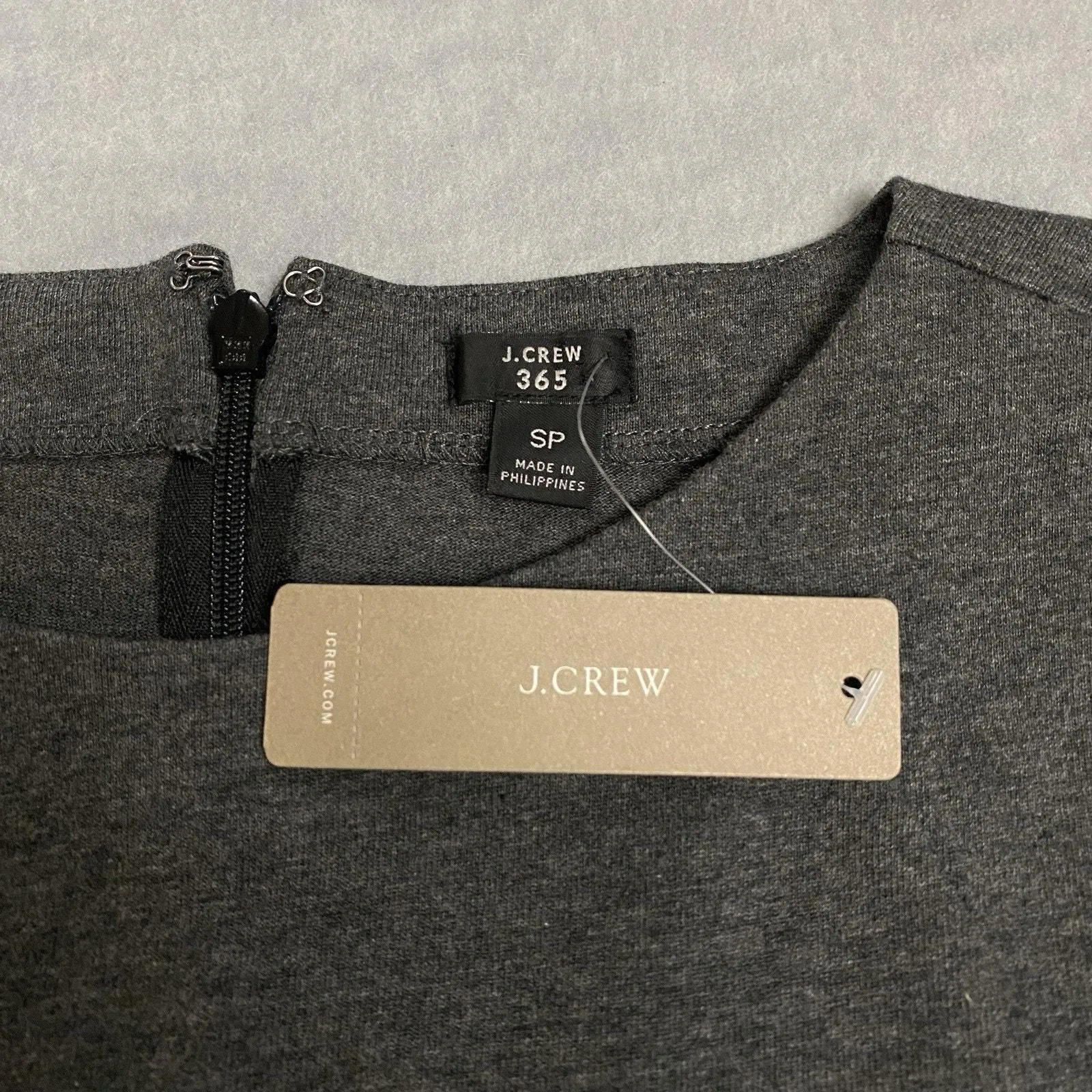 Listing Image Blurred Background