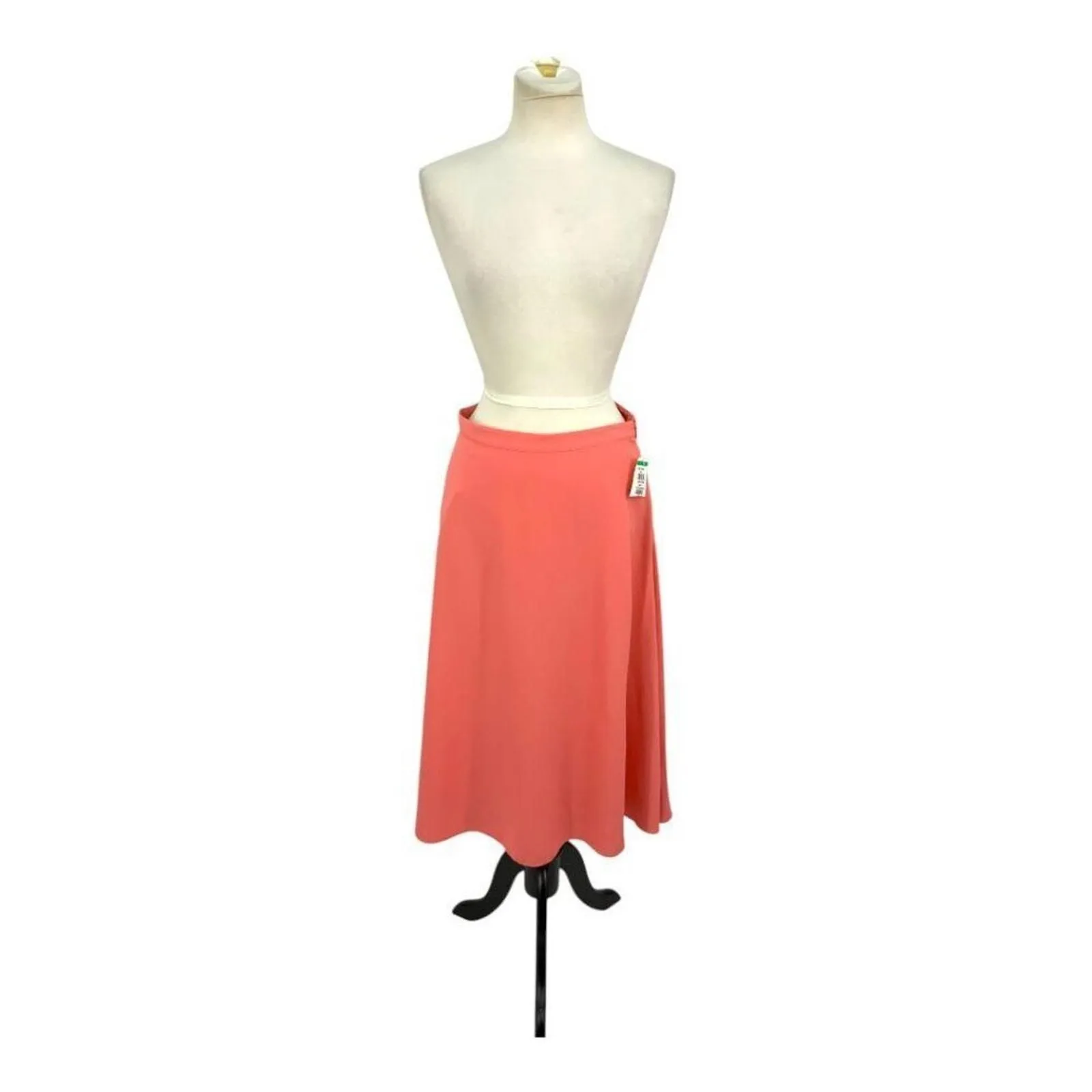 Listing Image Blurred Background