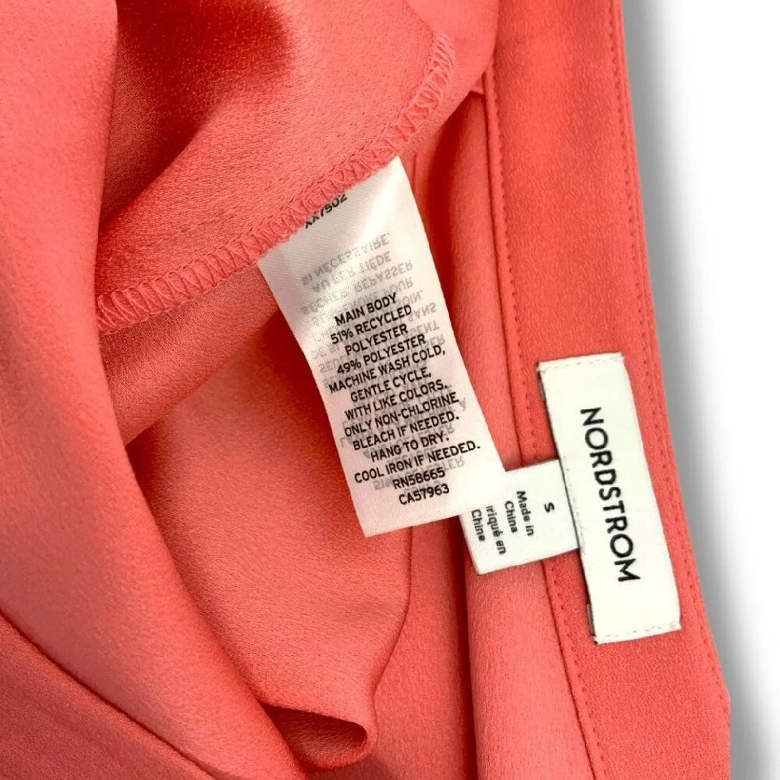 Listing Image Blurred Background
