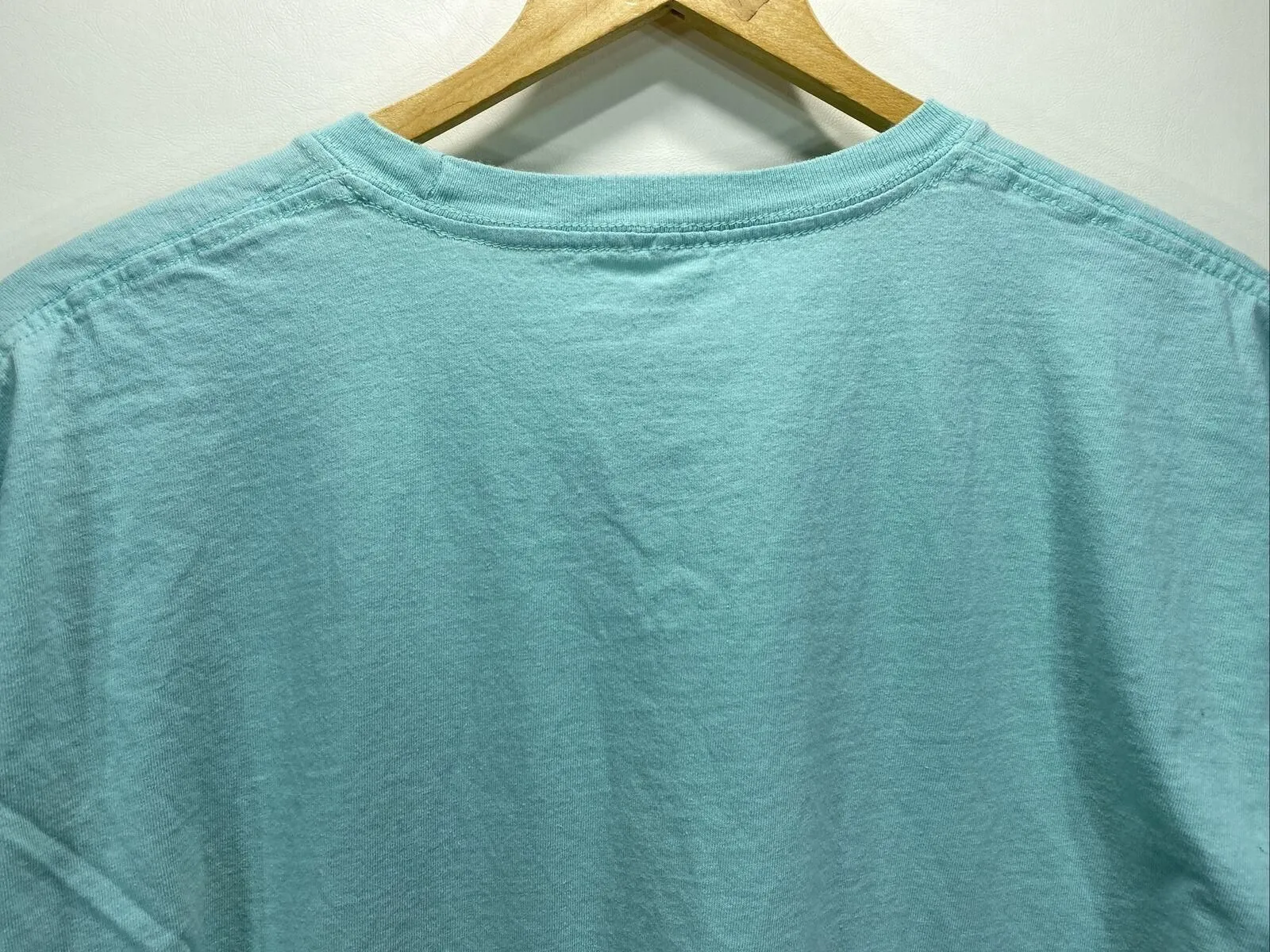 Listing Image Blurred Background