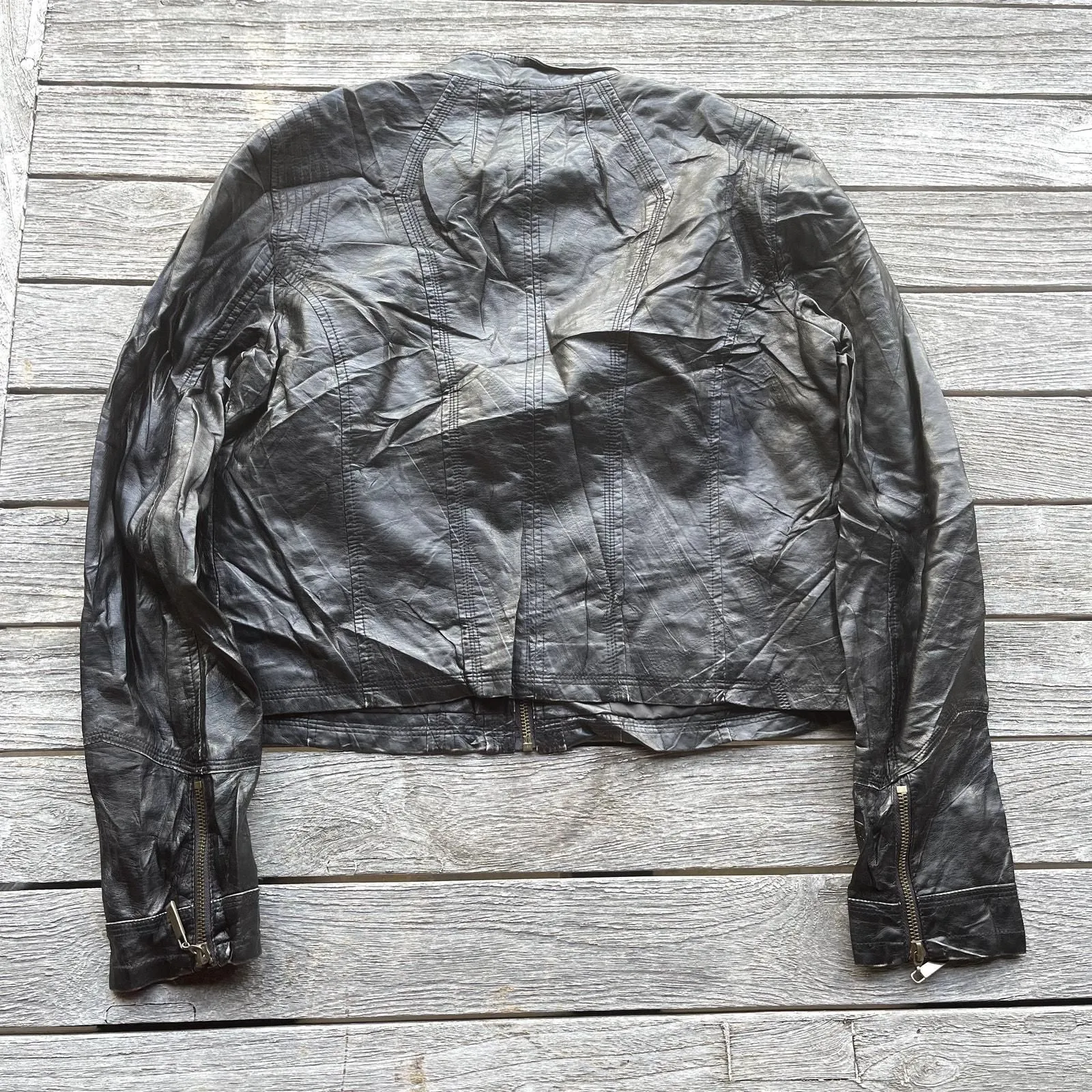 Listing Image Blurred Background