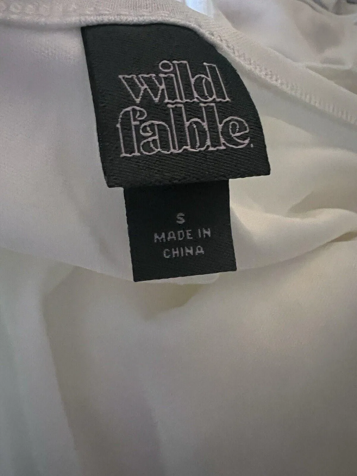 Listing Image Blurred Background