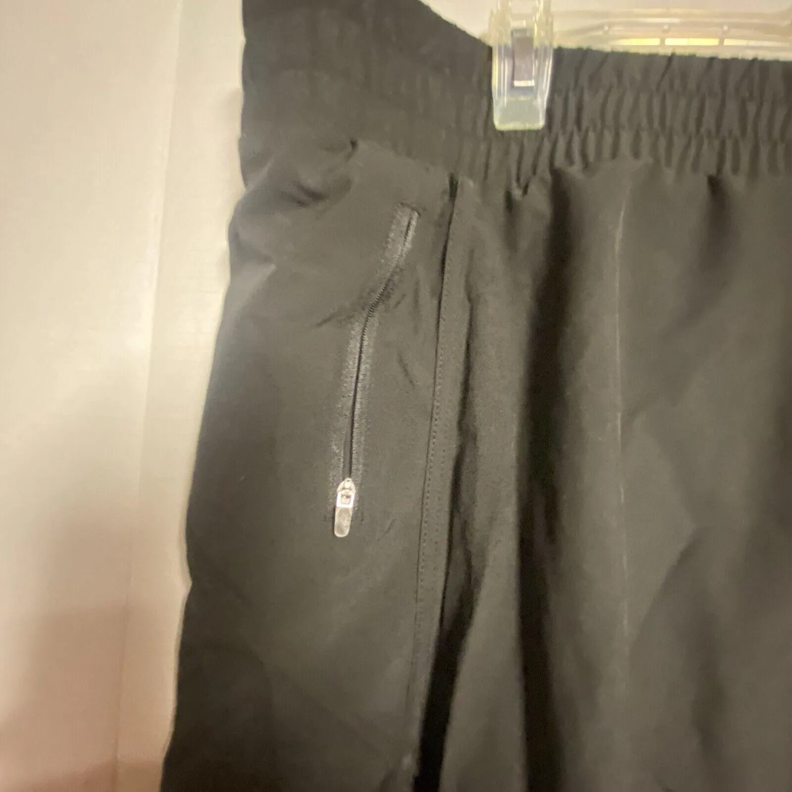 Listing Image Blurred Background