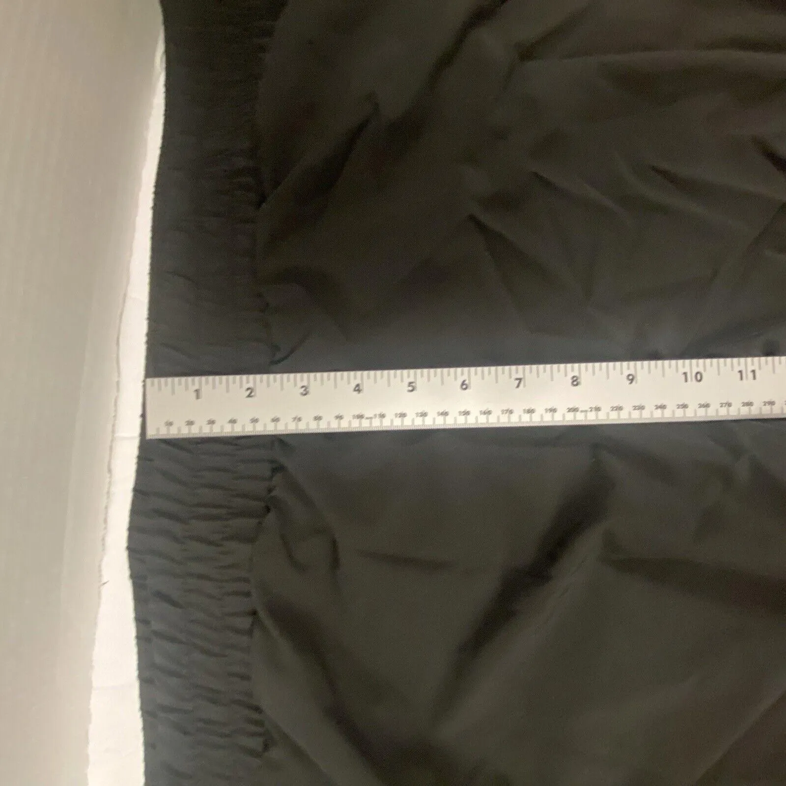 Listing Image Blurred Background