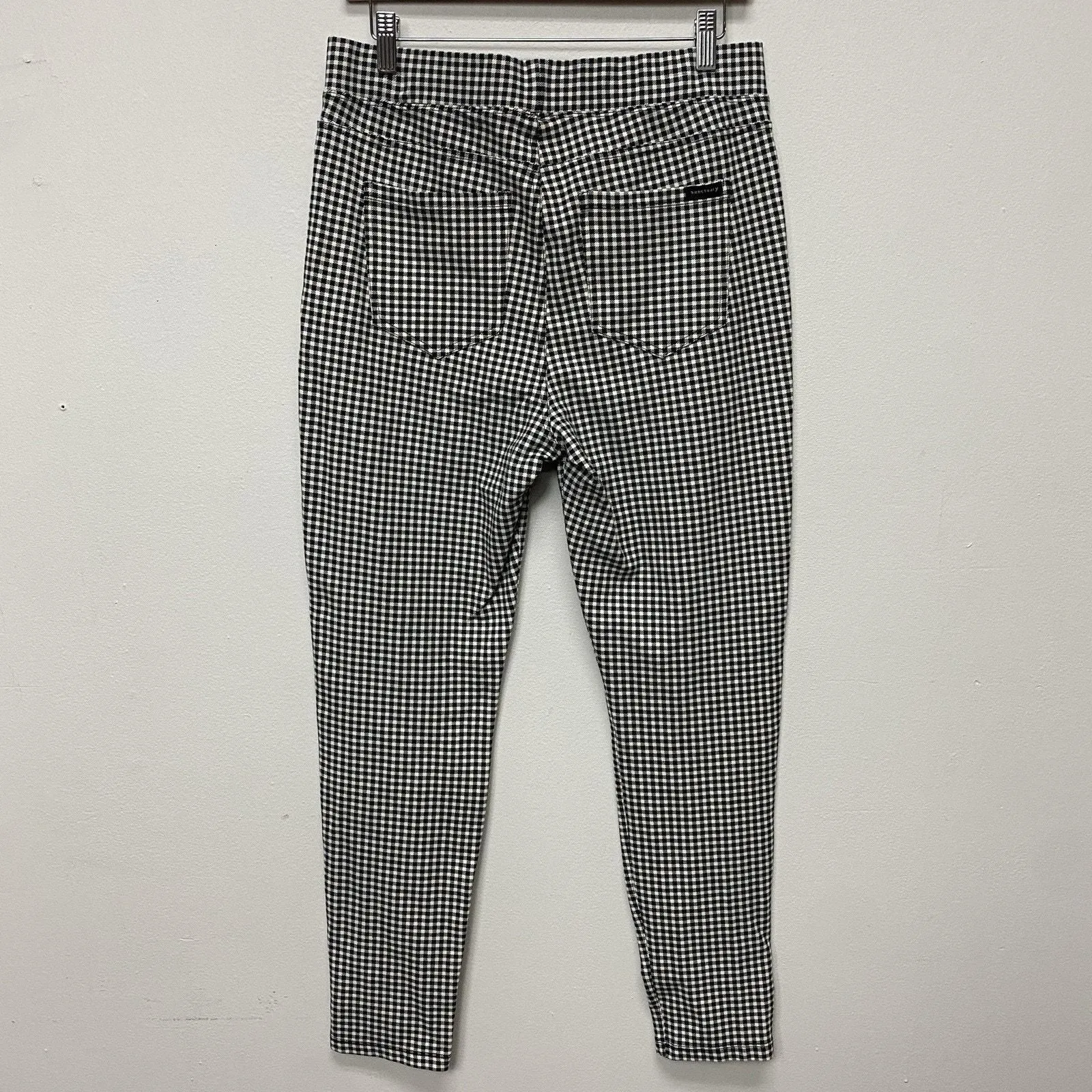 Listing Image Blurred Background