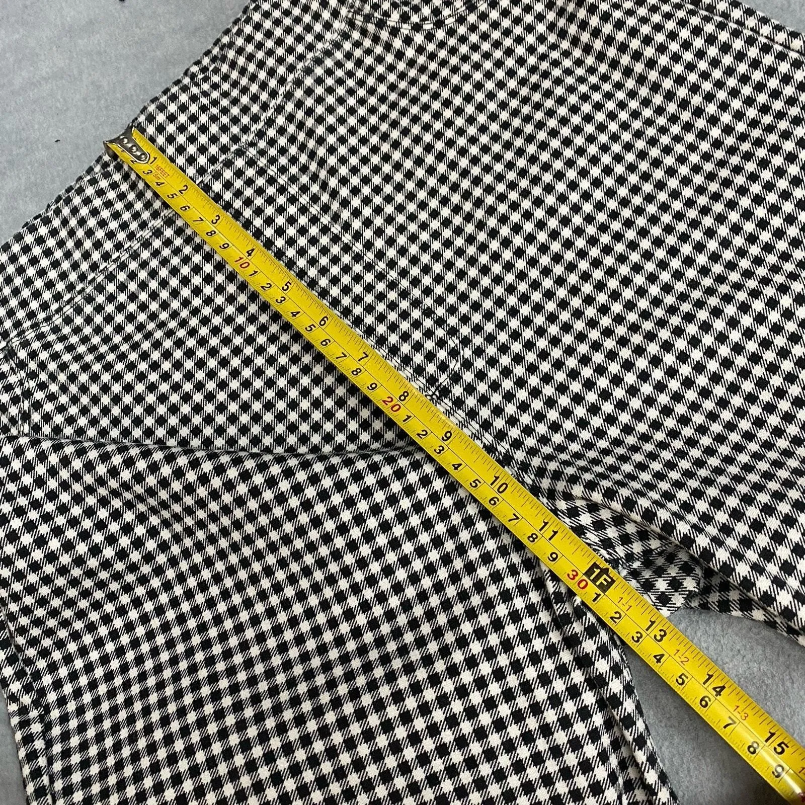 Listing Image Blurred Background