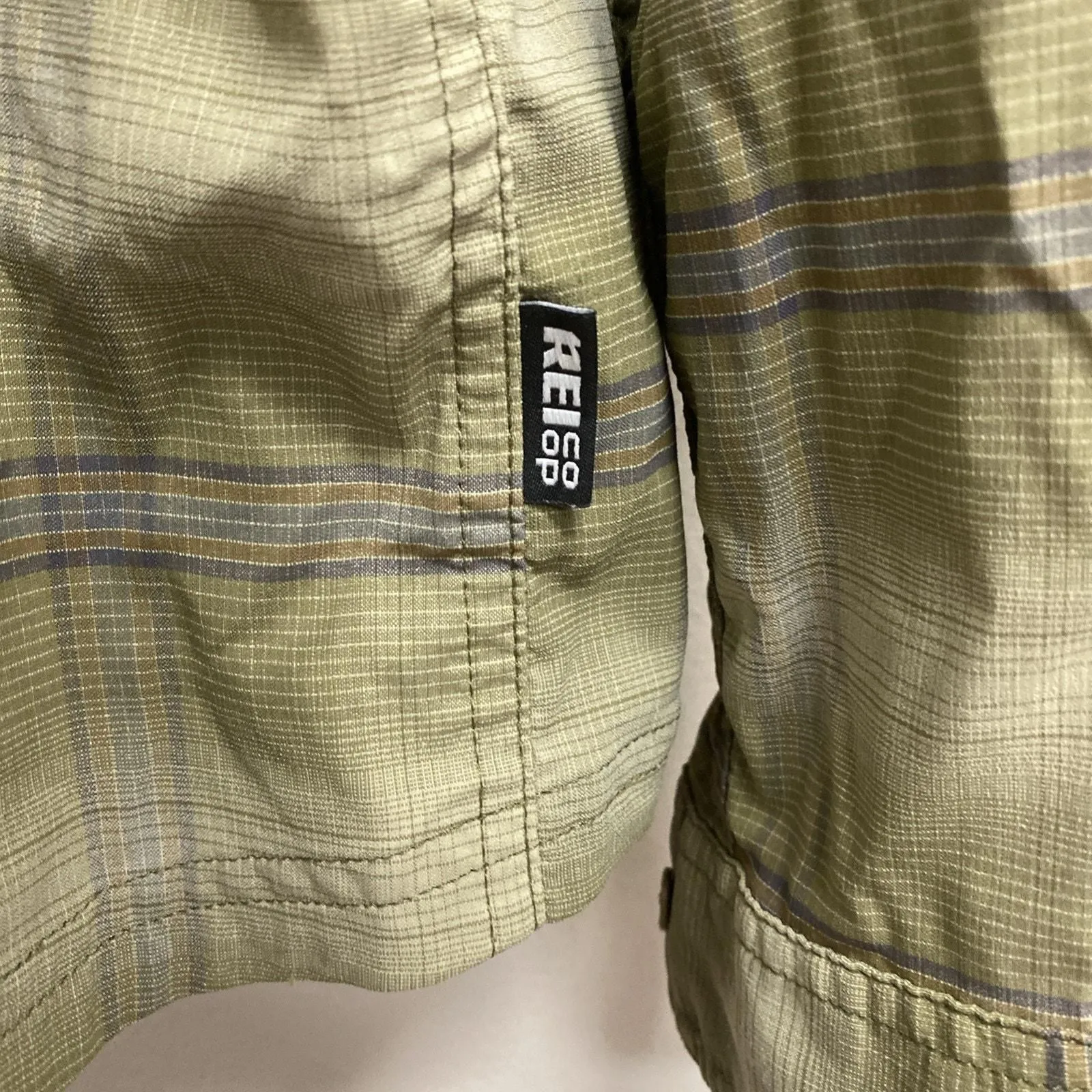 Listing Image Blurred Background