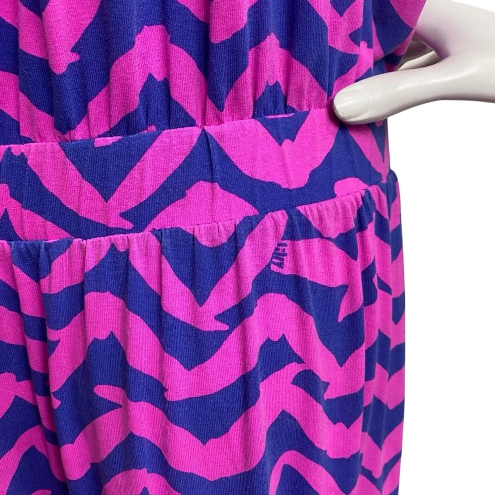 Listing Image Blurred Background