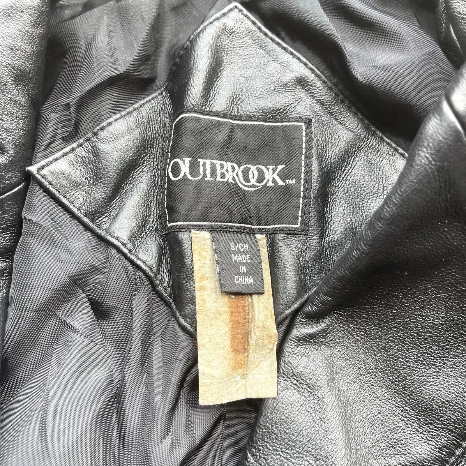 Listing Image Blurred Background