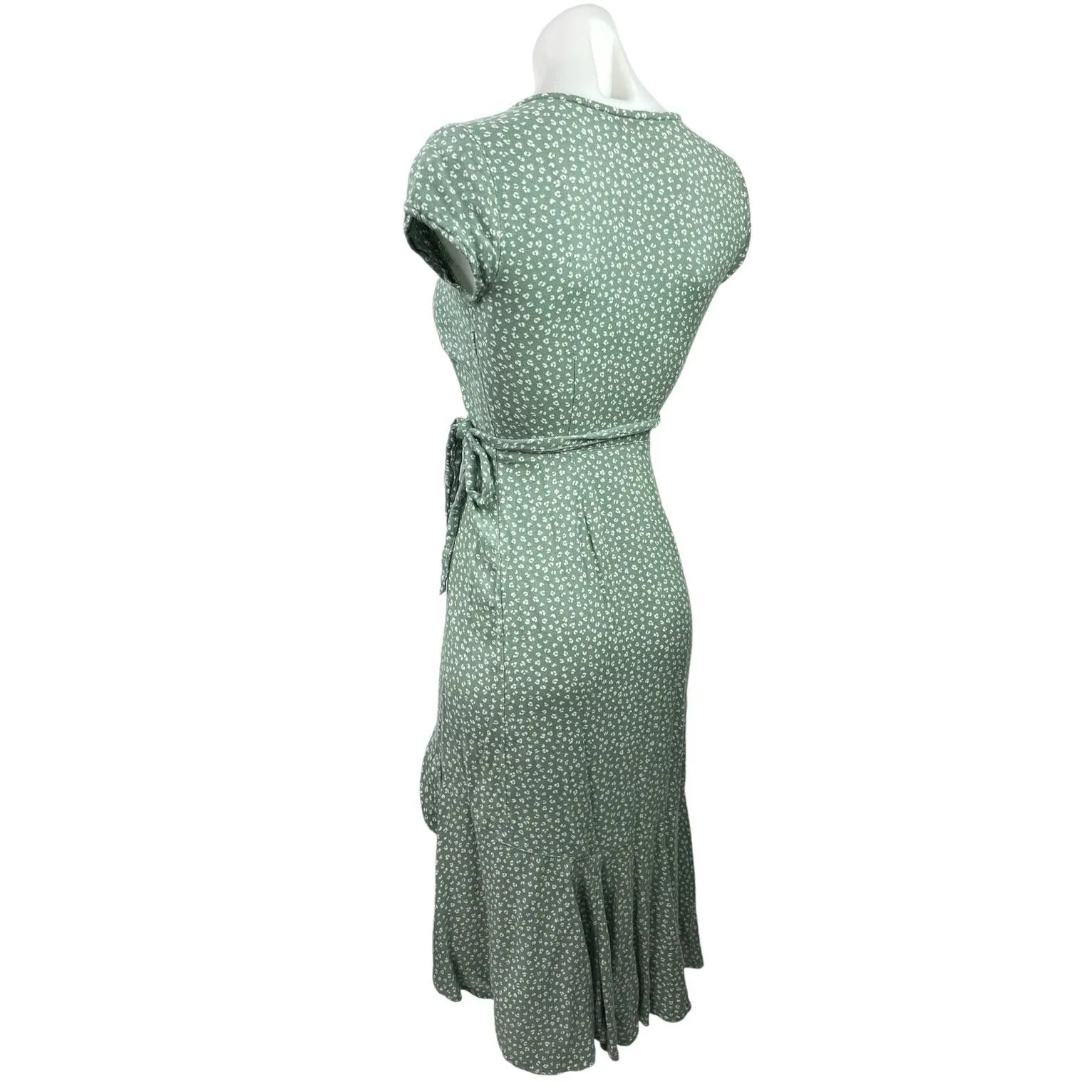 Listing Image Blurred Background