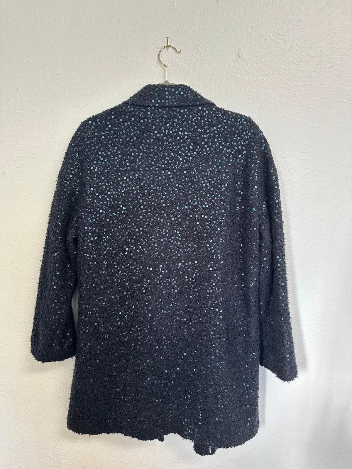 Listing Image Blurred Background