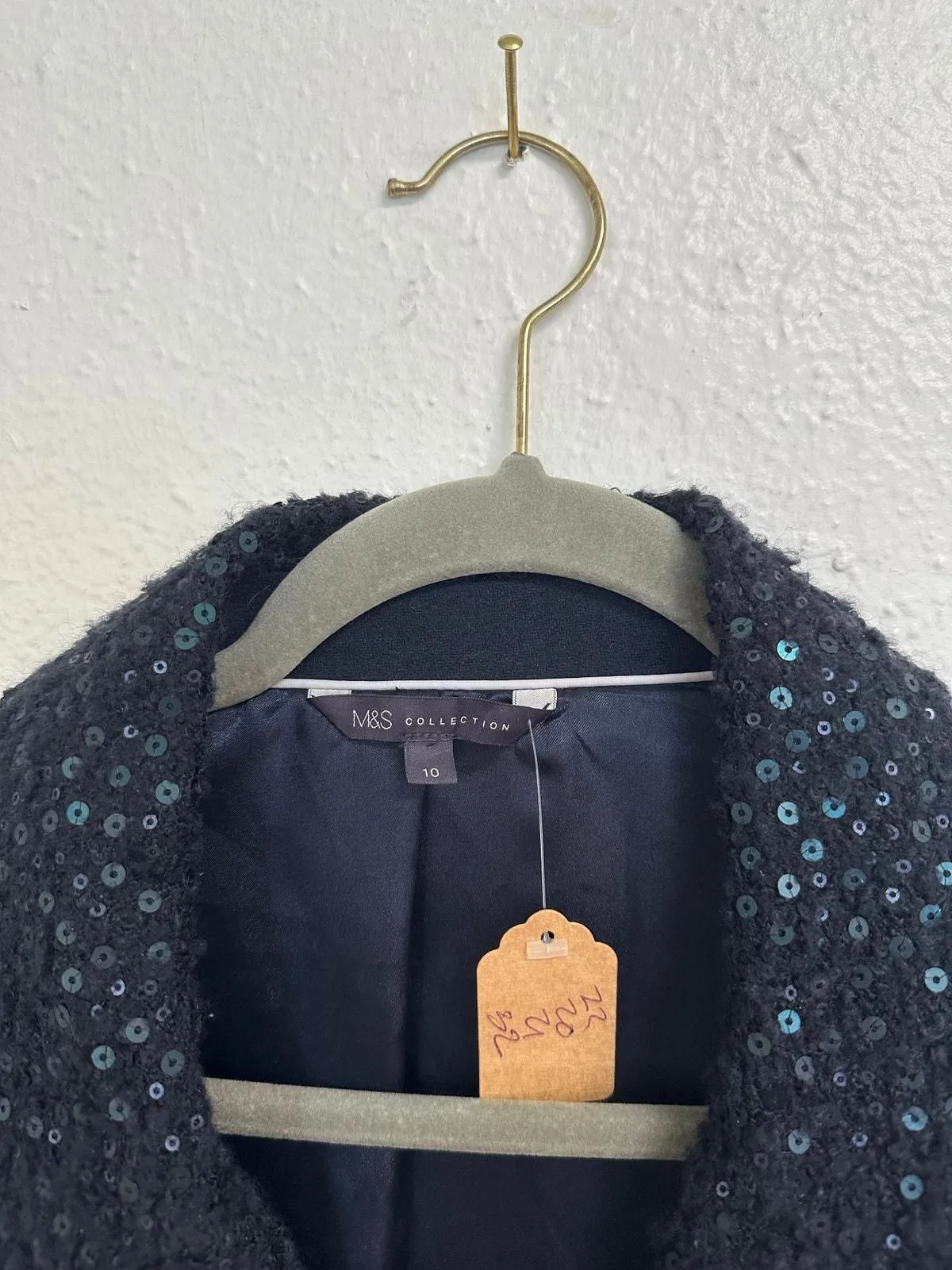 Listing Image Blurred Background