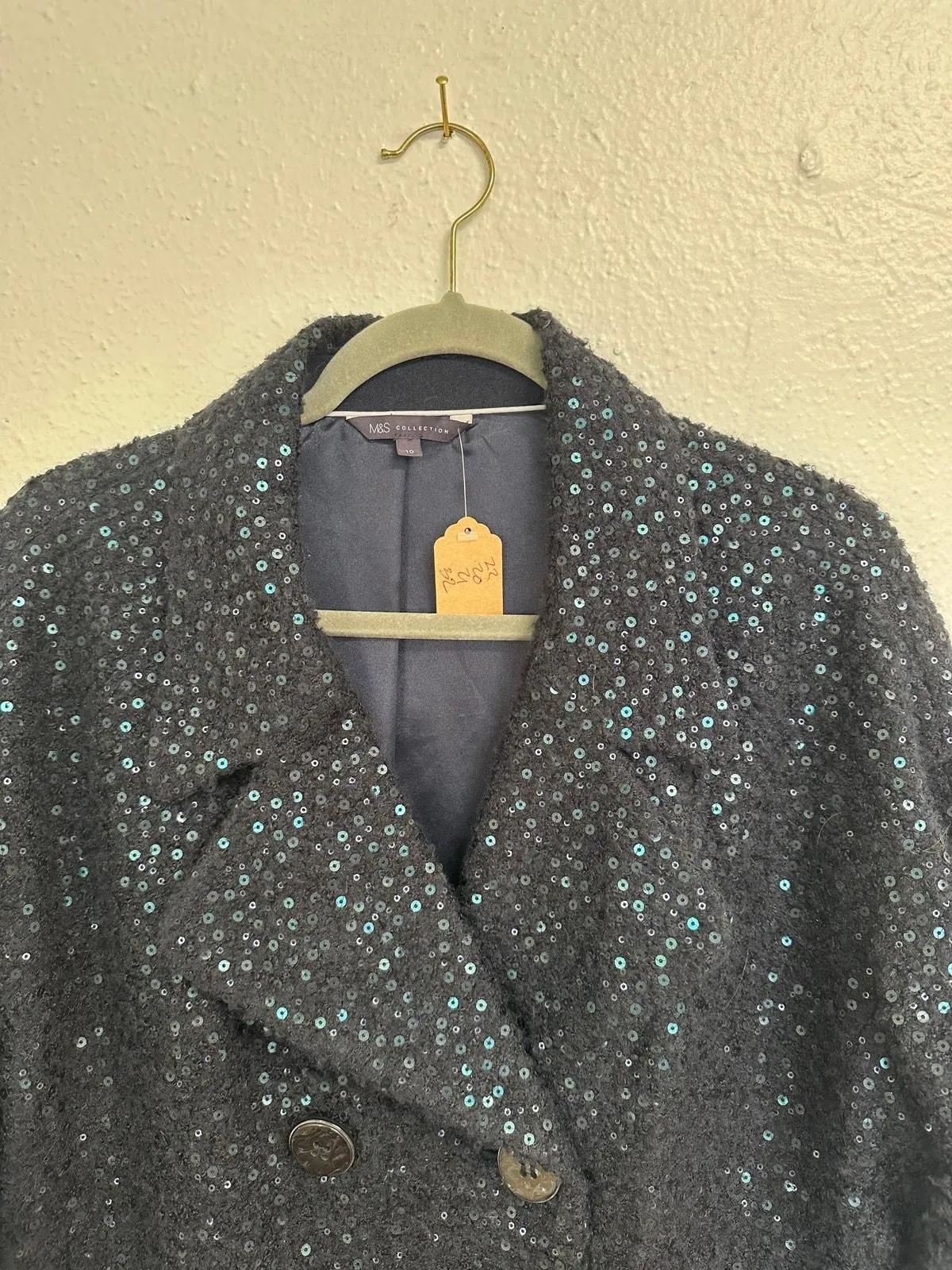Listing Image Blurred Background