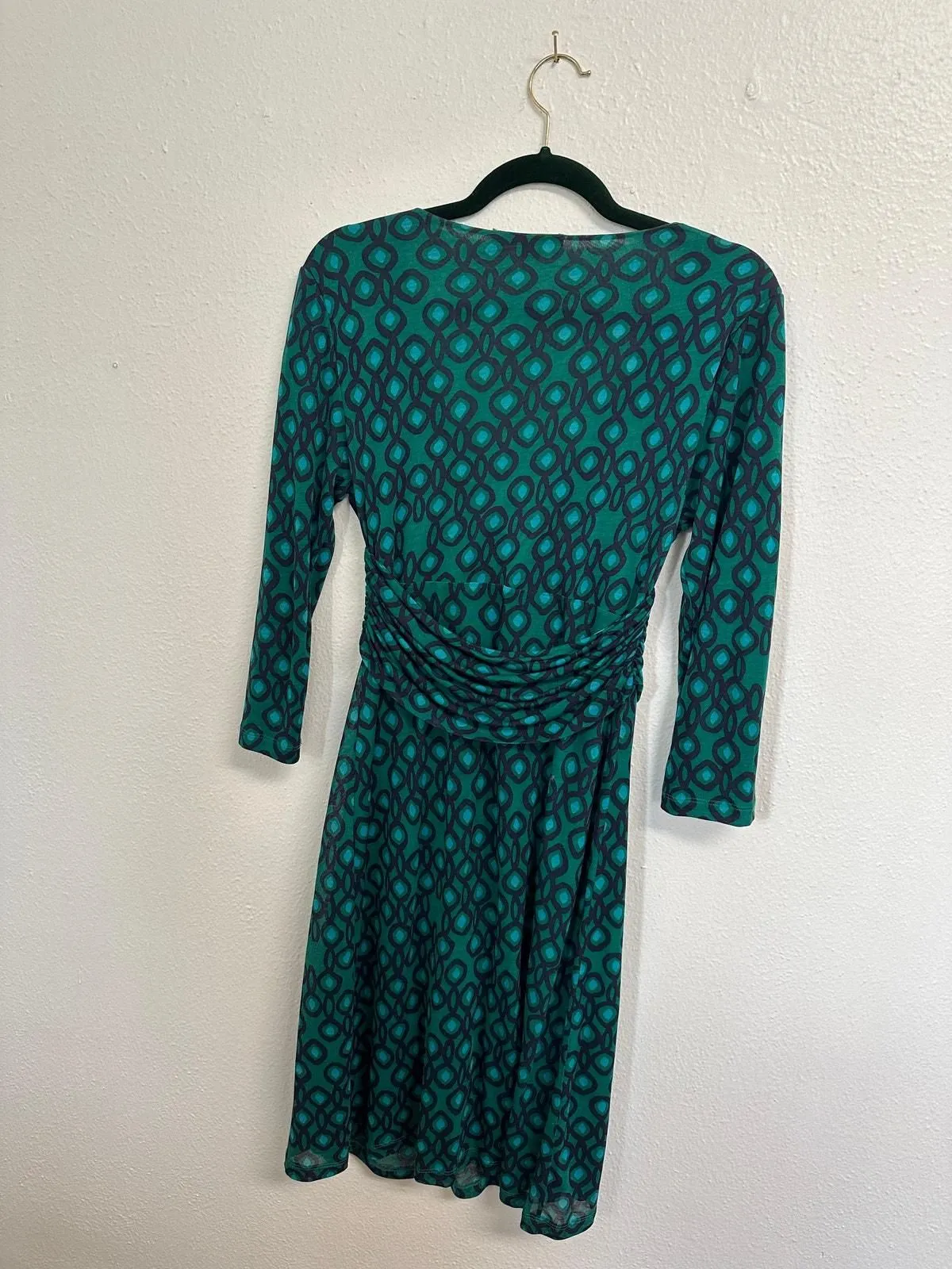 Listing Image Blurred Background