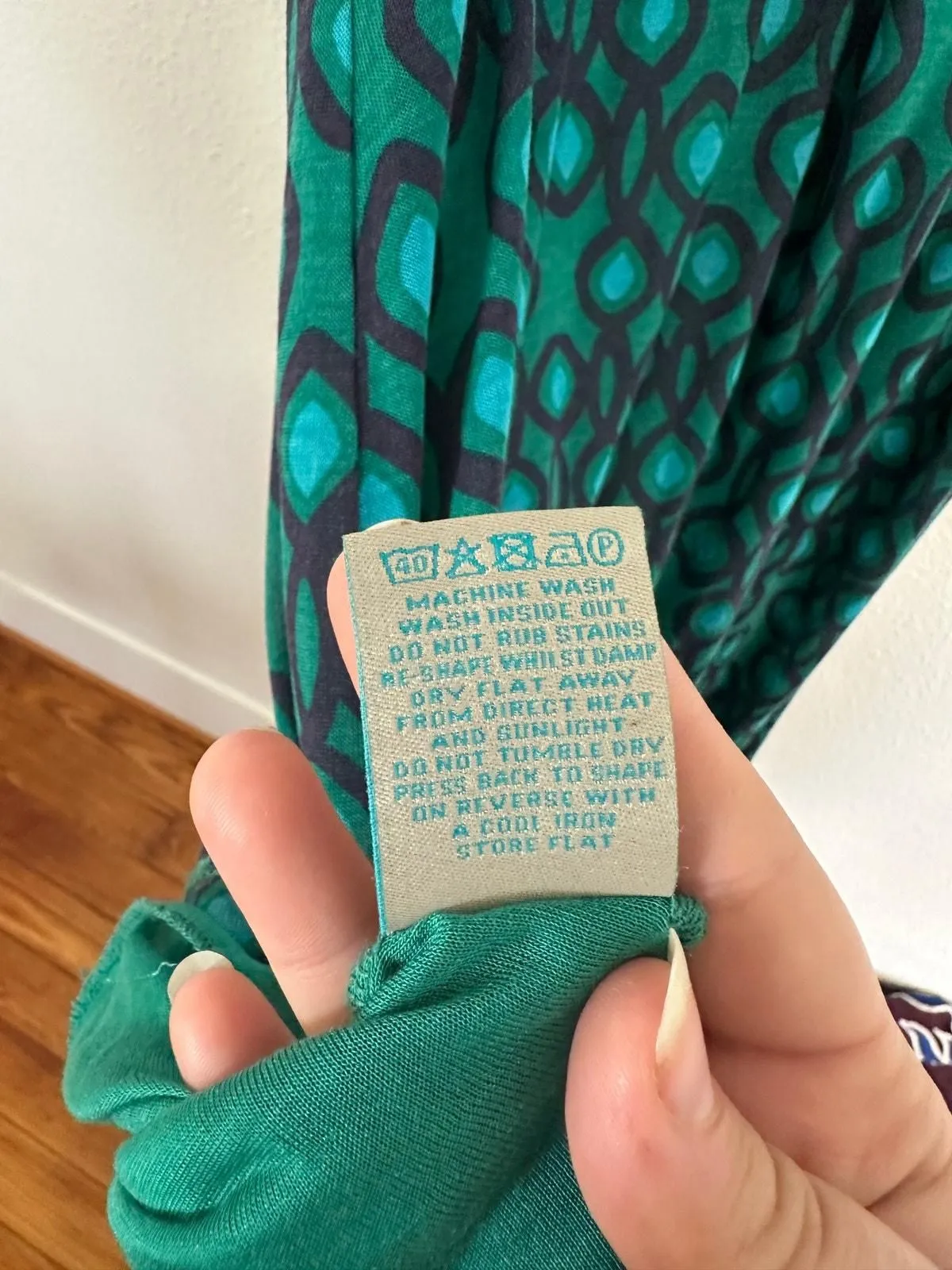 Listing Image Blurred Background