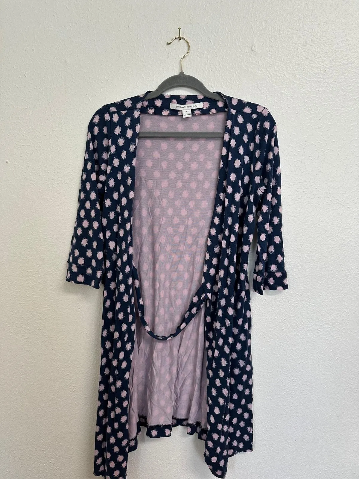 Listing Image Blurred Background