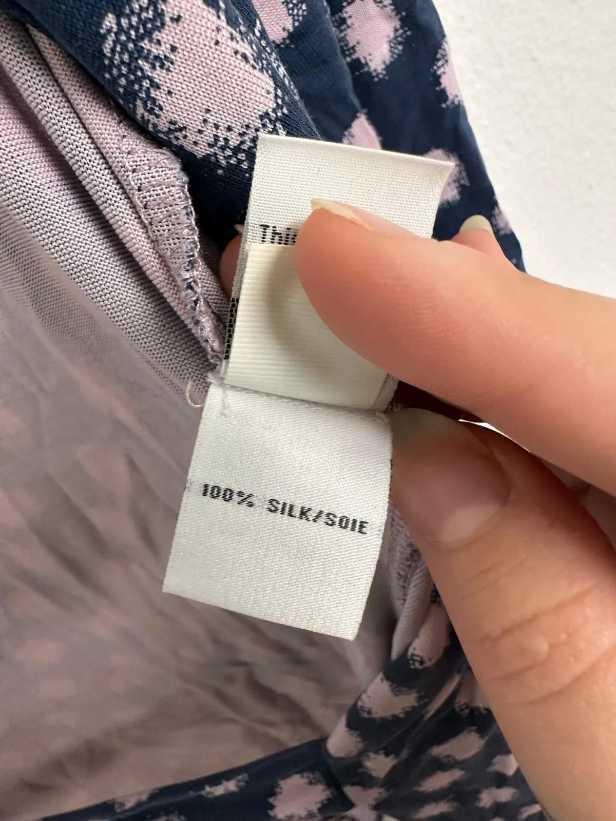 Listing Image Blurred Background