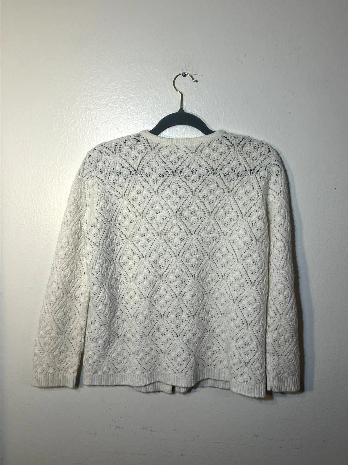 Listing Image Blurred Background