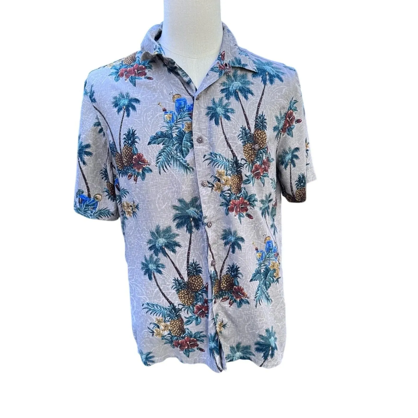 Product image for Batik Bay Gray Palm Trees Pineapples Hawaiian Shirt Rayon Men's Size Large - Pre-owned - Good - Tops - Batik Bay