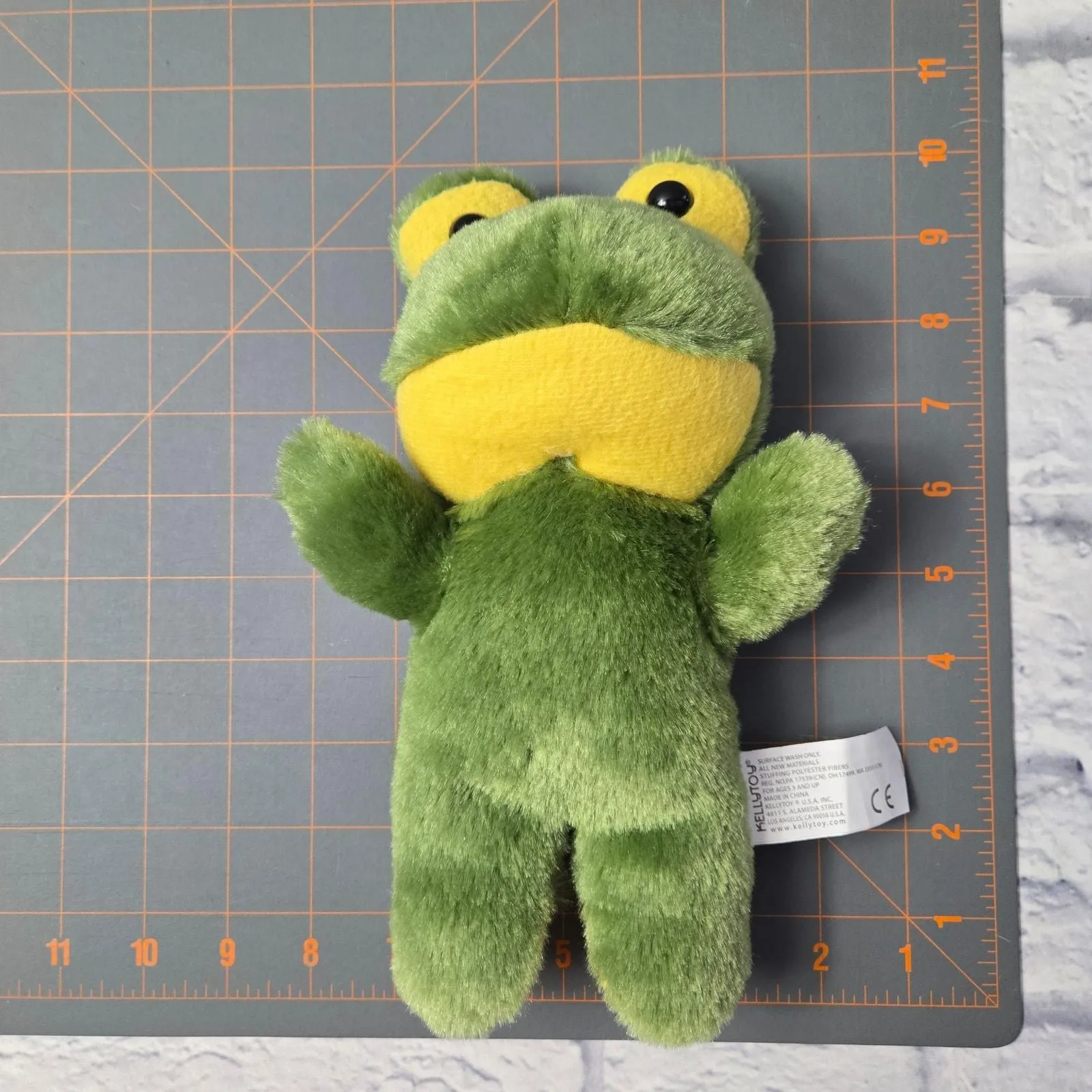 Listing Image Blurred Background