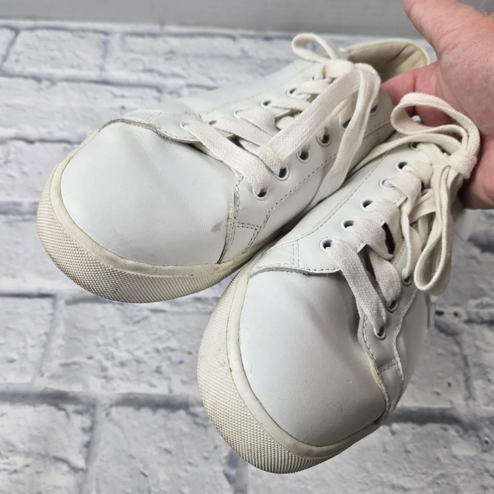 Listing Image Blurred Background