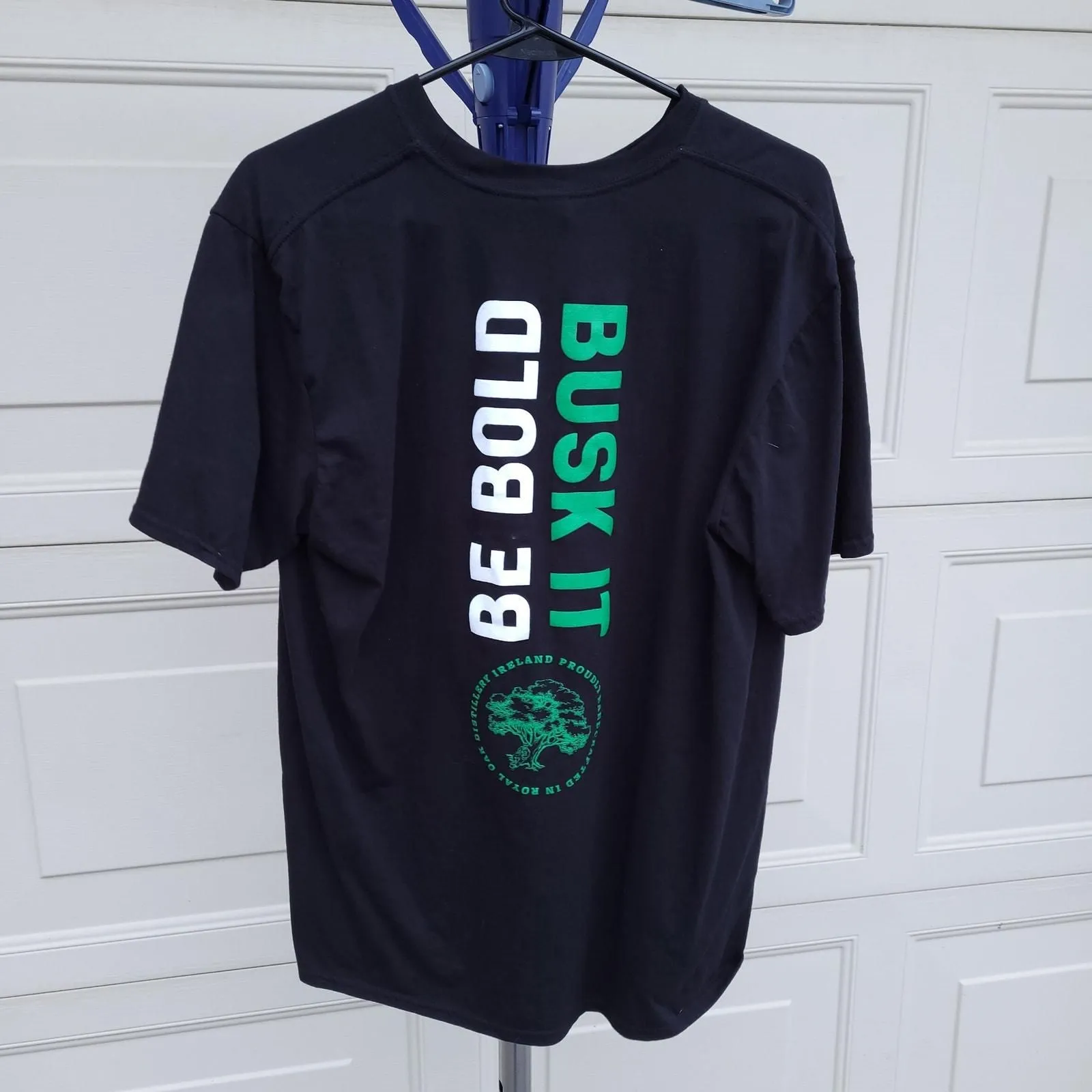 Product image for The Busker Irish Whiskey Black Front and Back Graphic T-shirt size Large  - pre-owned---good - Gildan