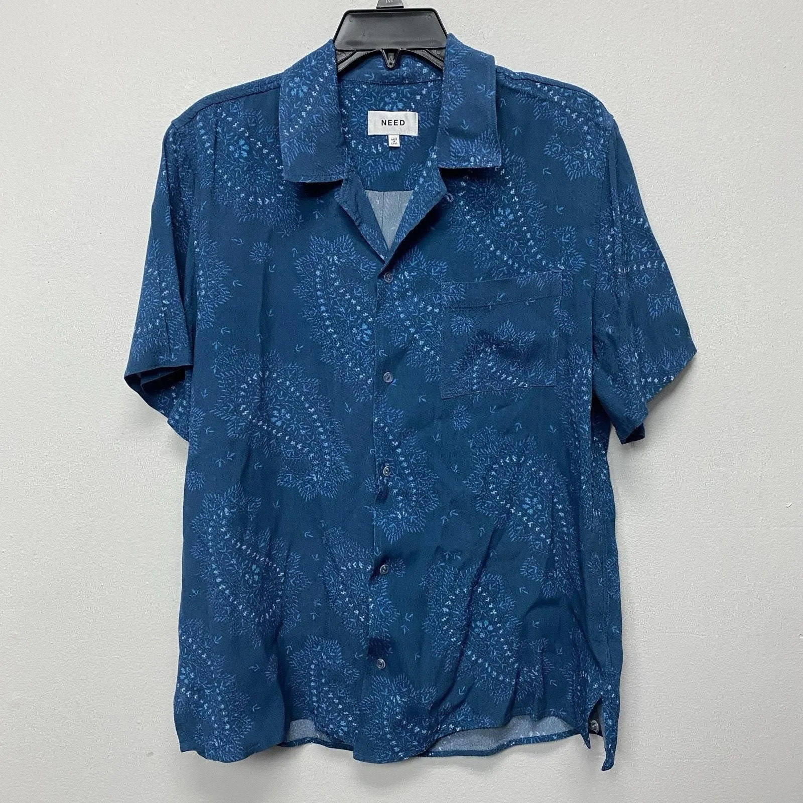 Product image for Need Supply Men’s Large Blue Paisley button down shirt Summer Casual - Tops - pre-owned---excellent - NEED