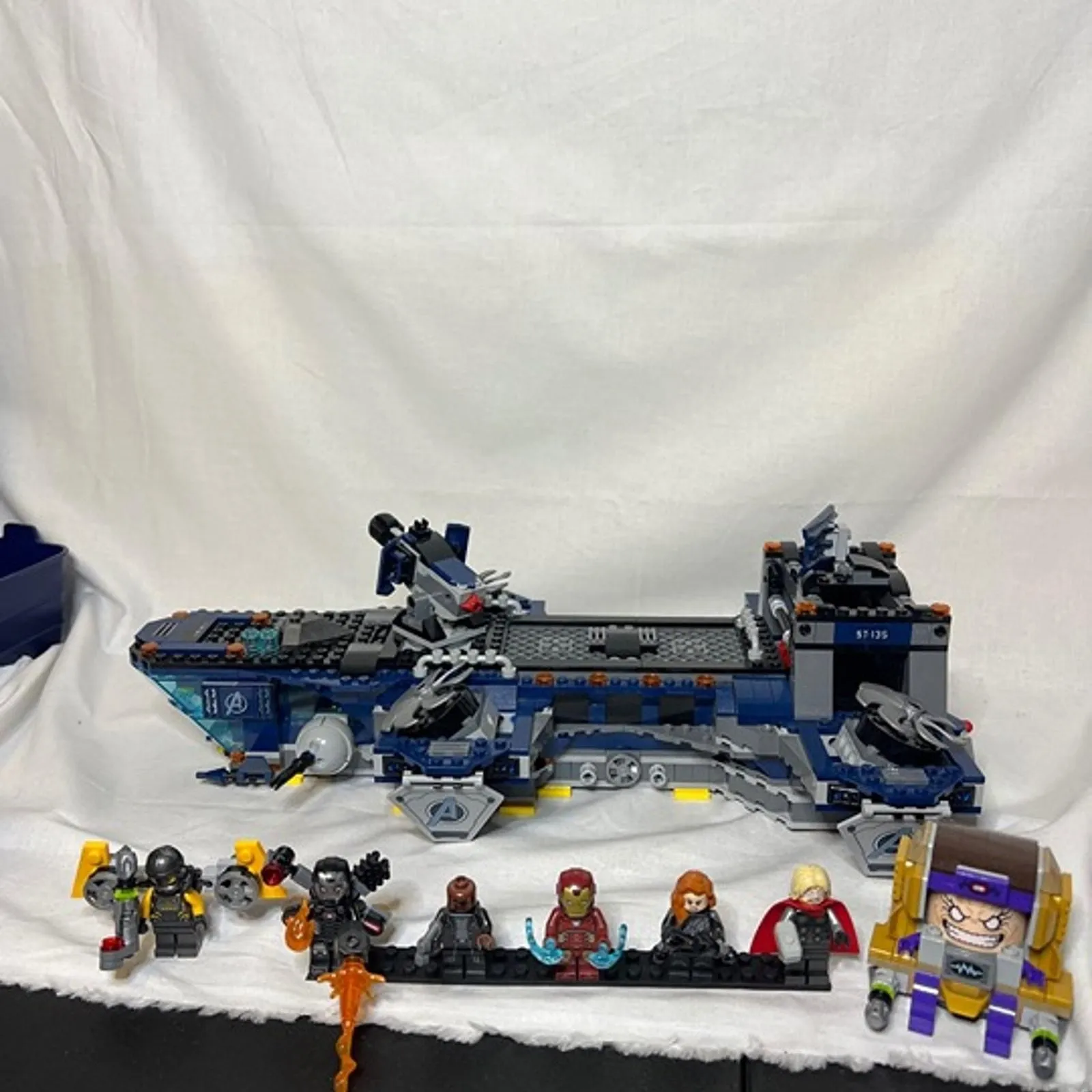 Product image for LEGO Super Heroes: Avengers Helicarrier (76153)