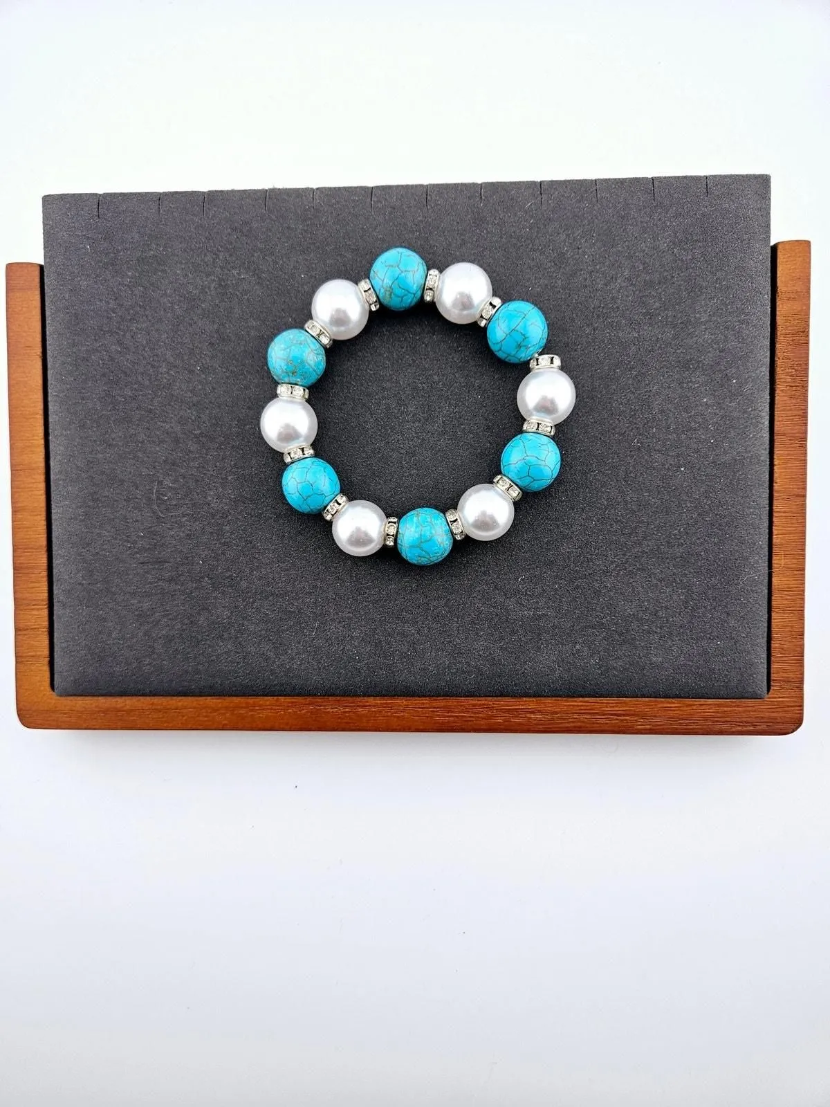 Product image for Faux Turquoise And Pearl Beaded Stretch Bracelet Rhinestone Chunky Stackable - pre-owned---good