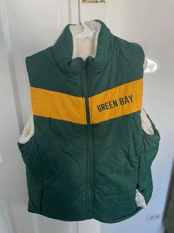 Product image for NWOT NFL Reversible Puffer Vest Sherpa - Green Bay Packers Women's XL - new-without-tags - NFL