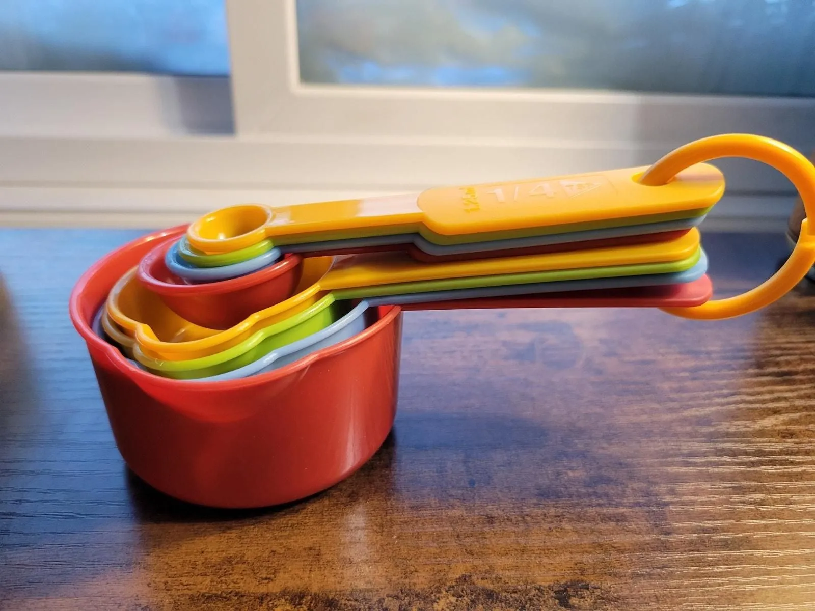 Product image for Set Of 8 Multi-Color Nesting Measuring Cups & Spoons - pre-owned---good