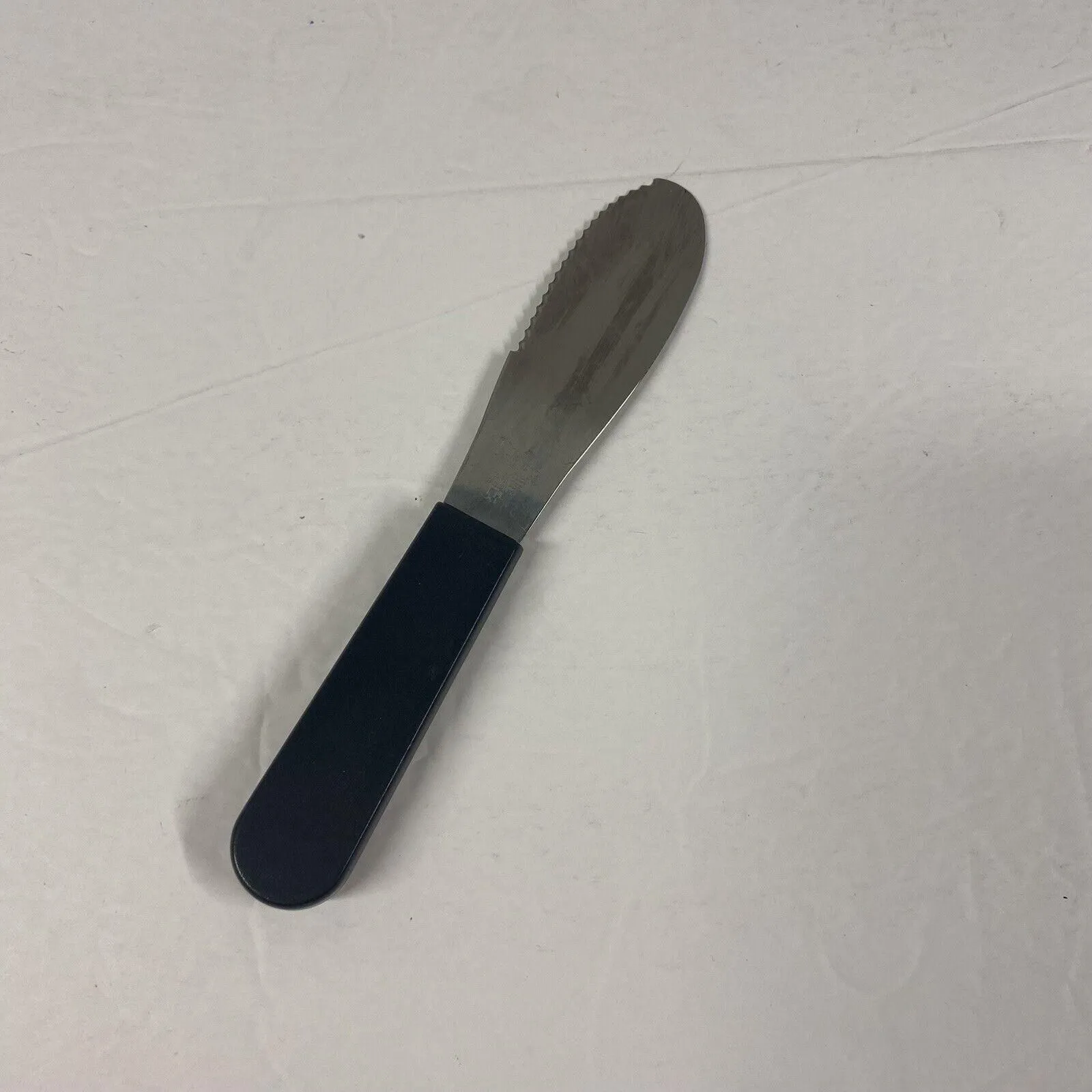 Product image for The Pampered Chef All-Purpose Spreader, Serrated, Stainless & Nylon, 7.5 in 1642 - pre-owned---good