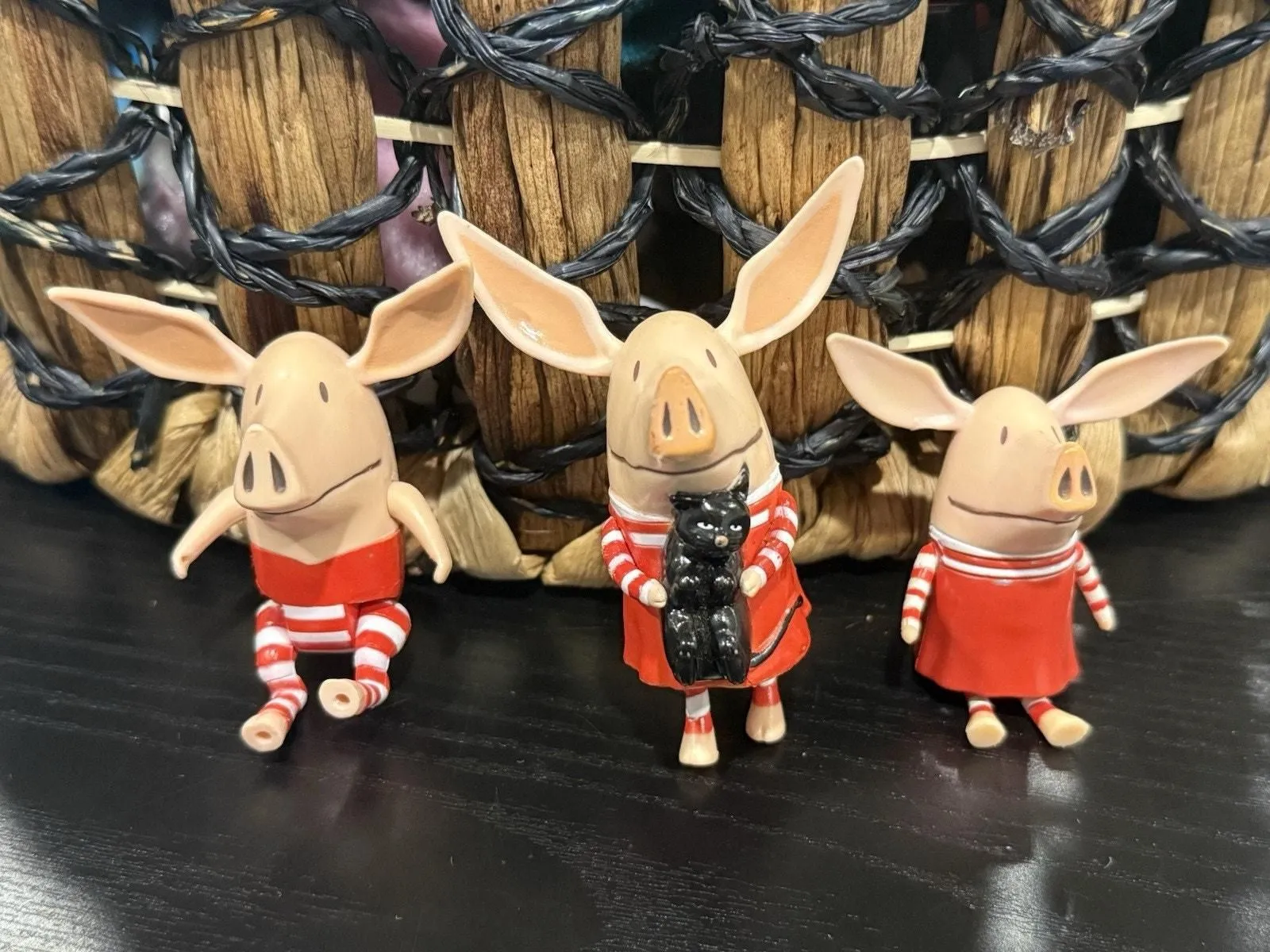 Product image for Olivia The Pig Figures Family Mixed Lot Of 3 Olivia Brother Spin Master Toys