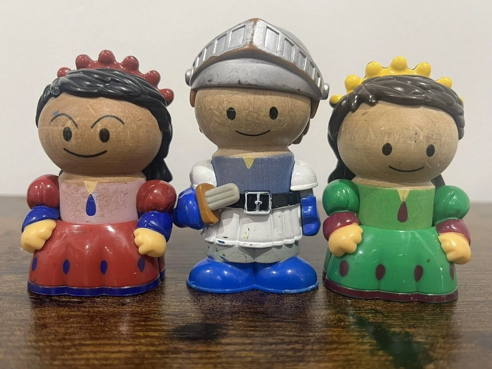 Product image for Play Town Learning Curve Wooden Figures Lot Of 3 Queen, Knight Playtown