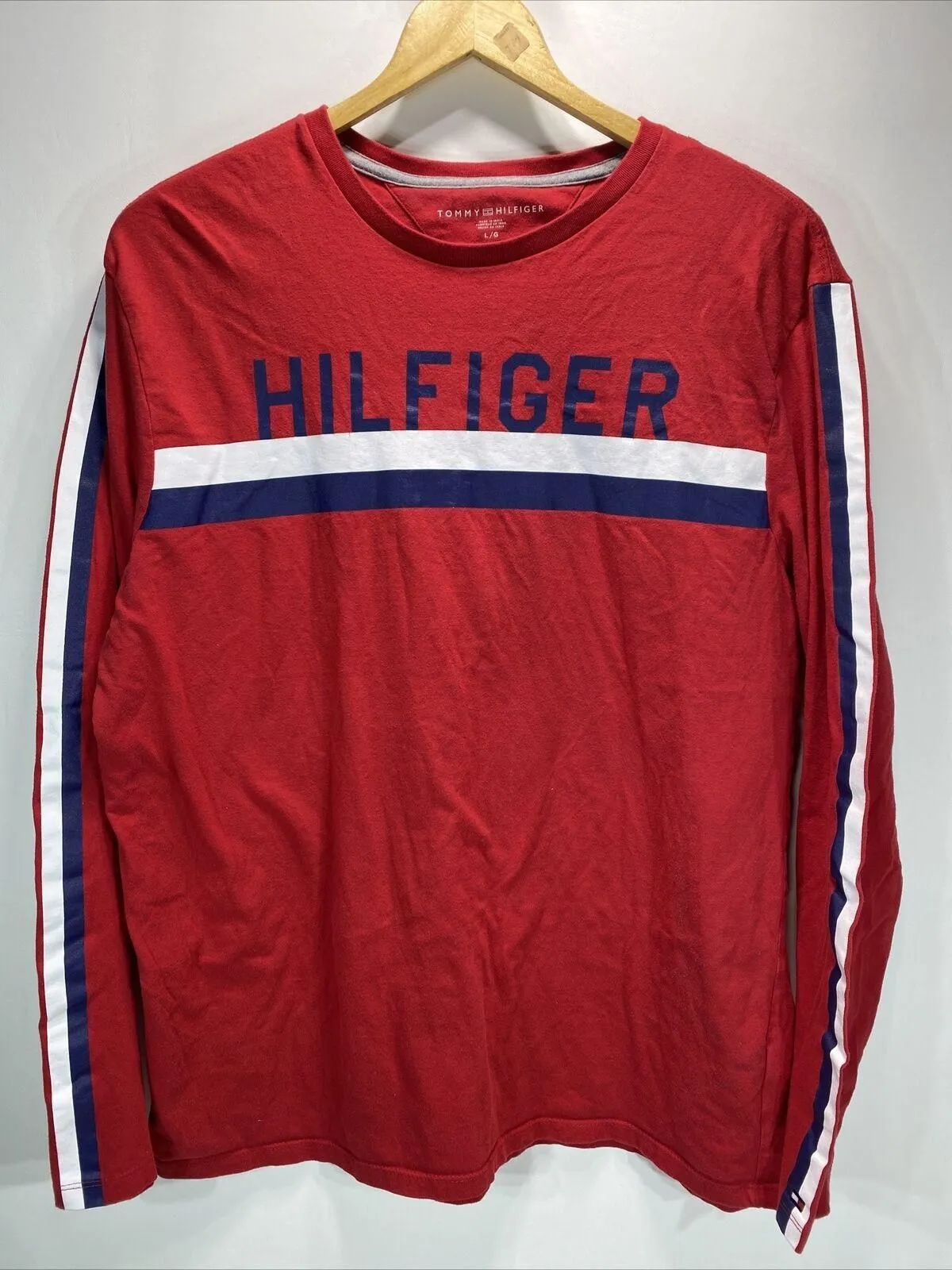 Product image for Tommy Hilfiger Red Long Sleeve Cotton T-Shirt Men's Large 42"-44" - pre-owned---good - Tommy Hilfiger