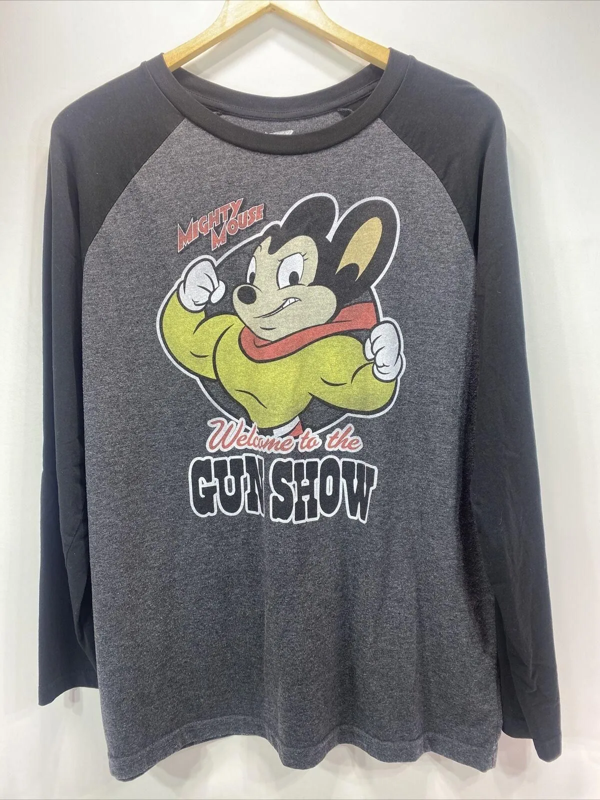 Product image for Mighty Mouse Welcome To The Gun Show Long Sleeve Jersey T-shirt Men's XL 46"-48" - pre-owned---good - Black