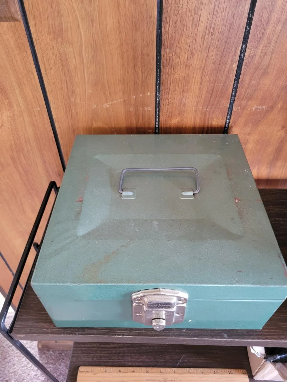 Product image for Vintage Porta-File by Skotch Kooler Green Tin Check File 