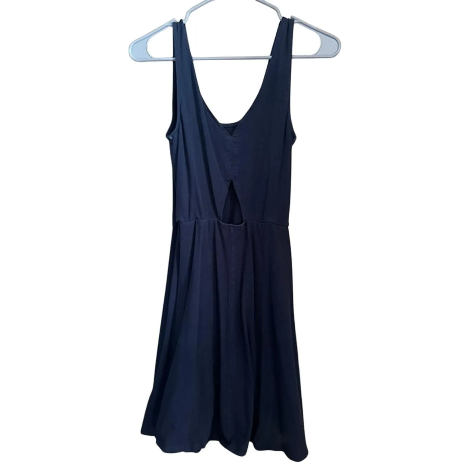 Listing Image Blurred Background