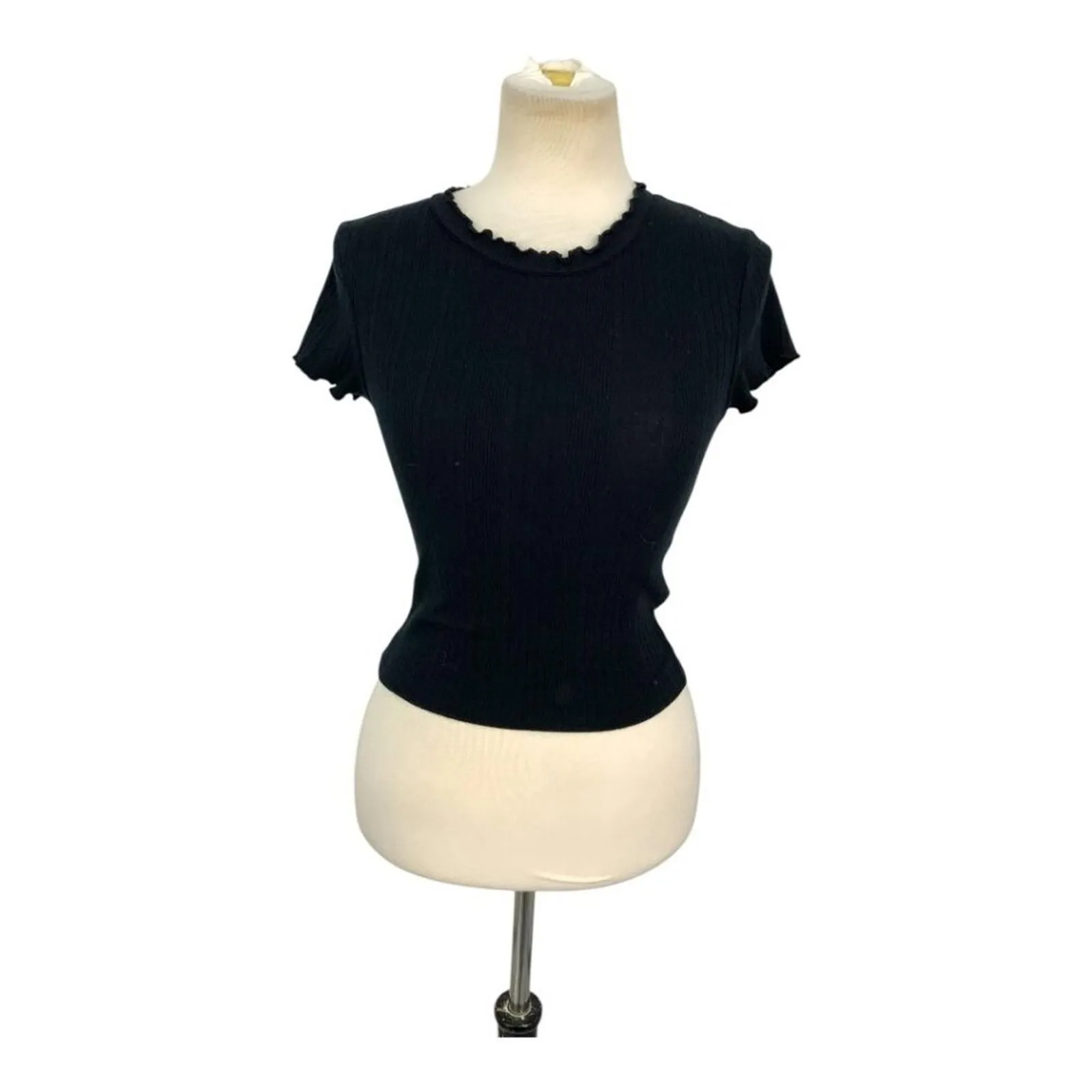 Product image for TopShop Short Sleeve Lettuce Edge Crop Top Black Size 4 NWT - Topshop