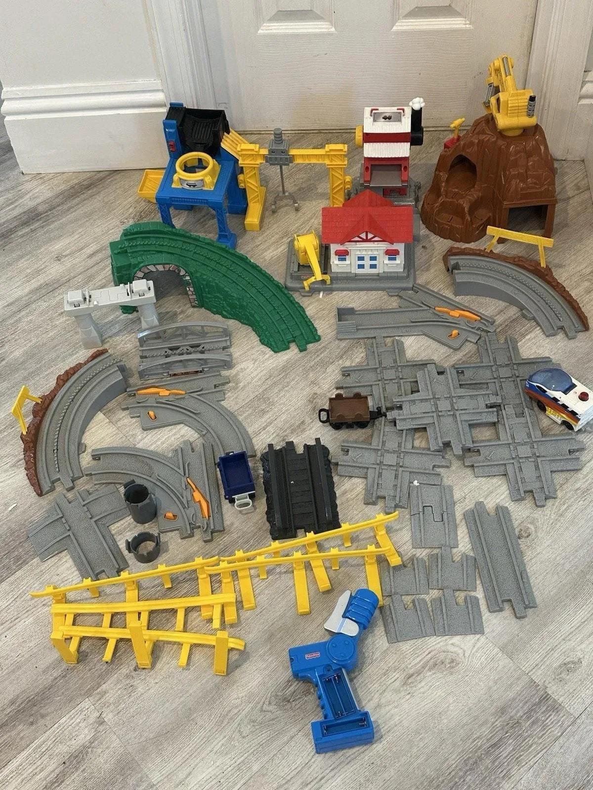 Product image for Large LOT Fisher Price Geotrax Accessories Gray Tracks Buildings 38 Pieces
